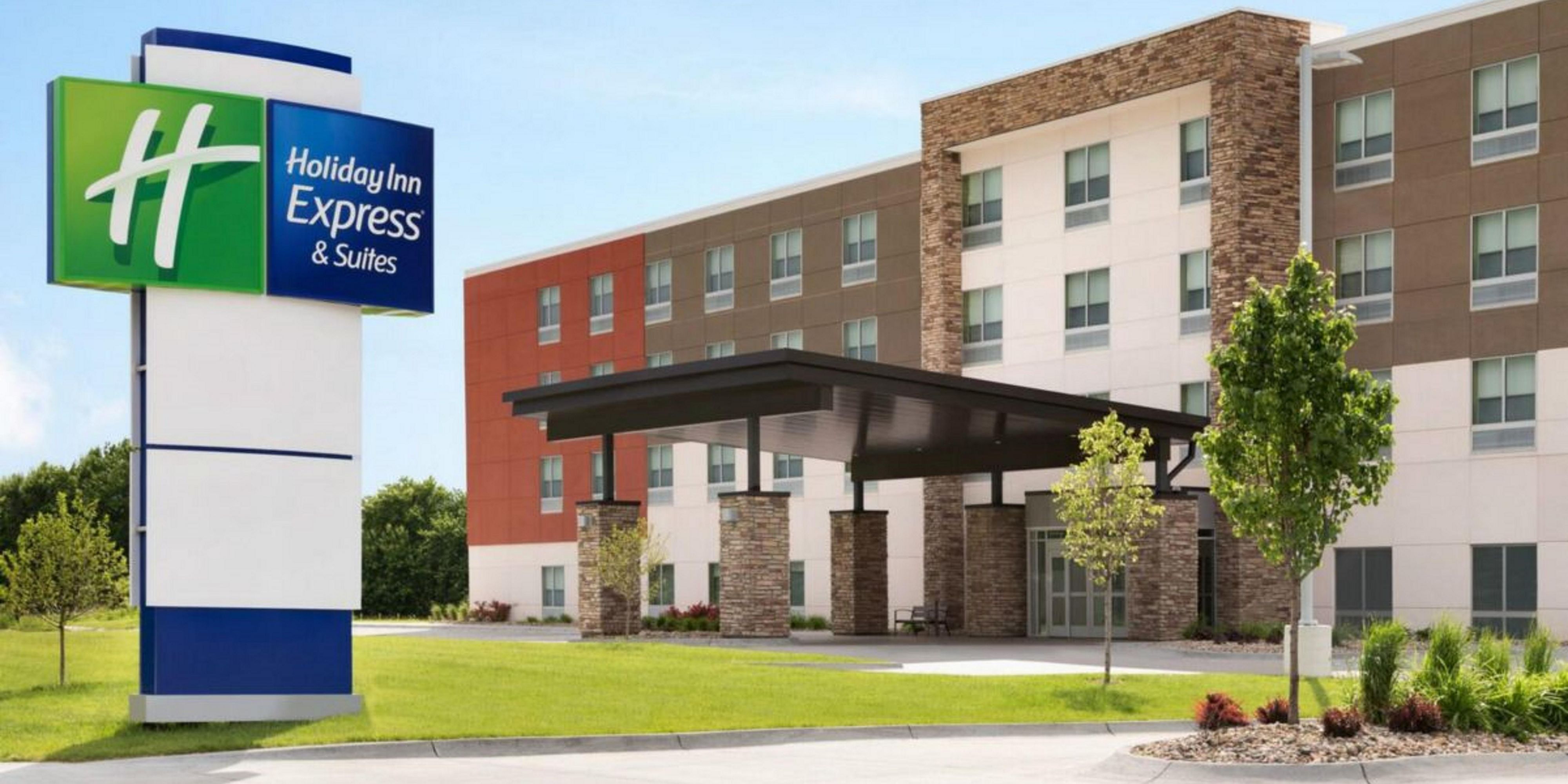 Holiday Inn Express & Suites Marinette