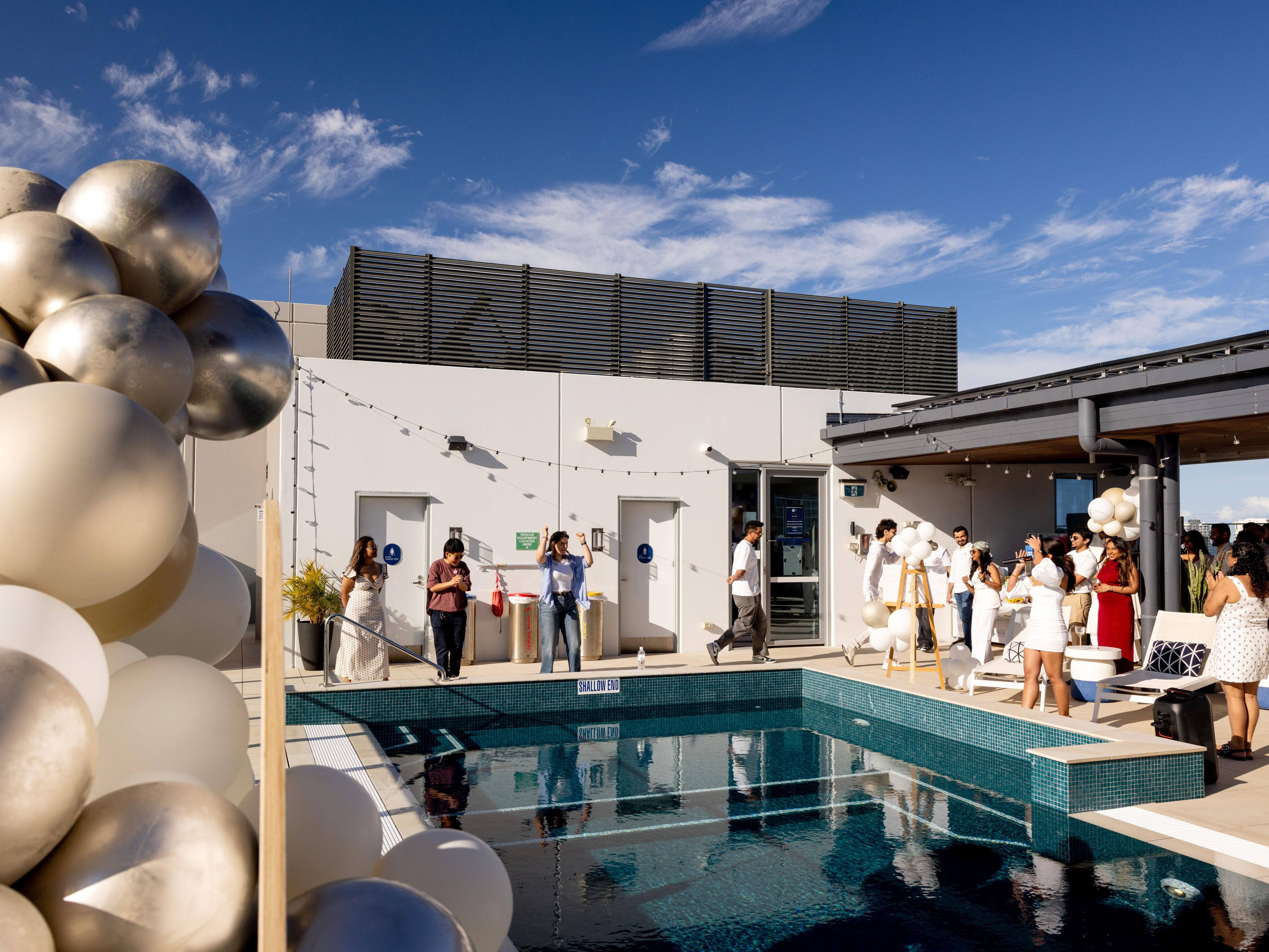 Take your event to new heights at the Holiday Inn Express & Suites Sunshine Coast rooftop—an open-air oasis made for sunshine, sunsets, and standout experiences.