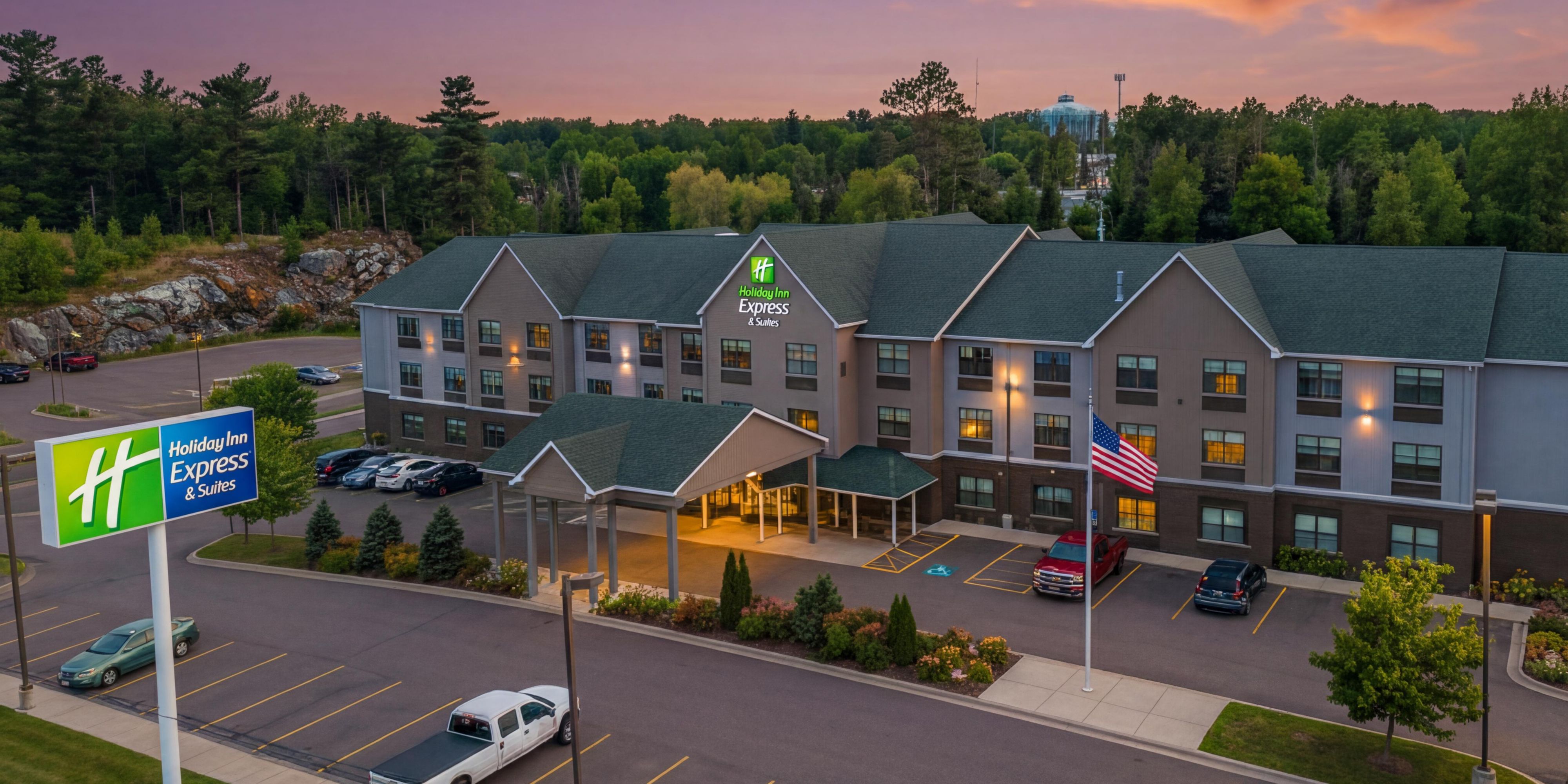 Holiday Inn Express & Suites Marquette