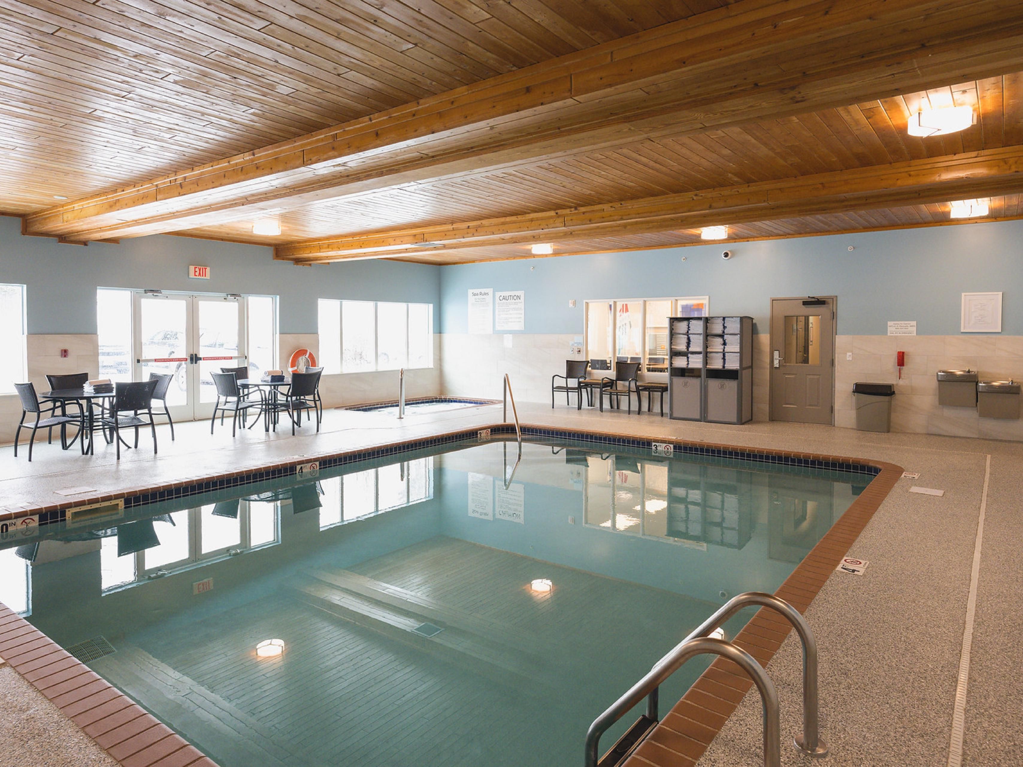 Our indoor heated pool and spa are a year-round favorite, providing an “Always Ideal” spot for relaxation and recreation. Swim a few laps to unwind after a busy day, or let the kids splash around as you relax poolside. The pool area is a warm and welcoming retreat from the chilly Marquette weather, perfect for guests to enjoy.
