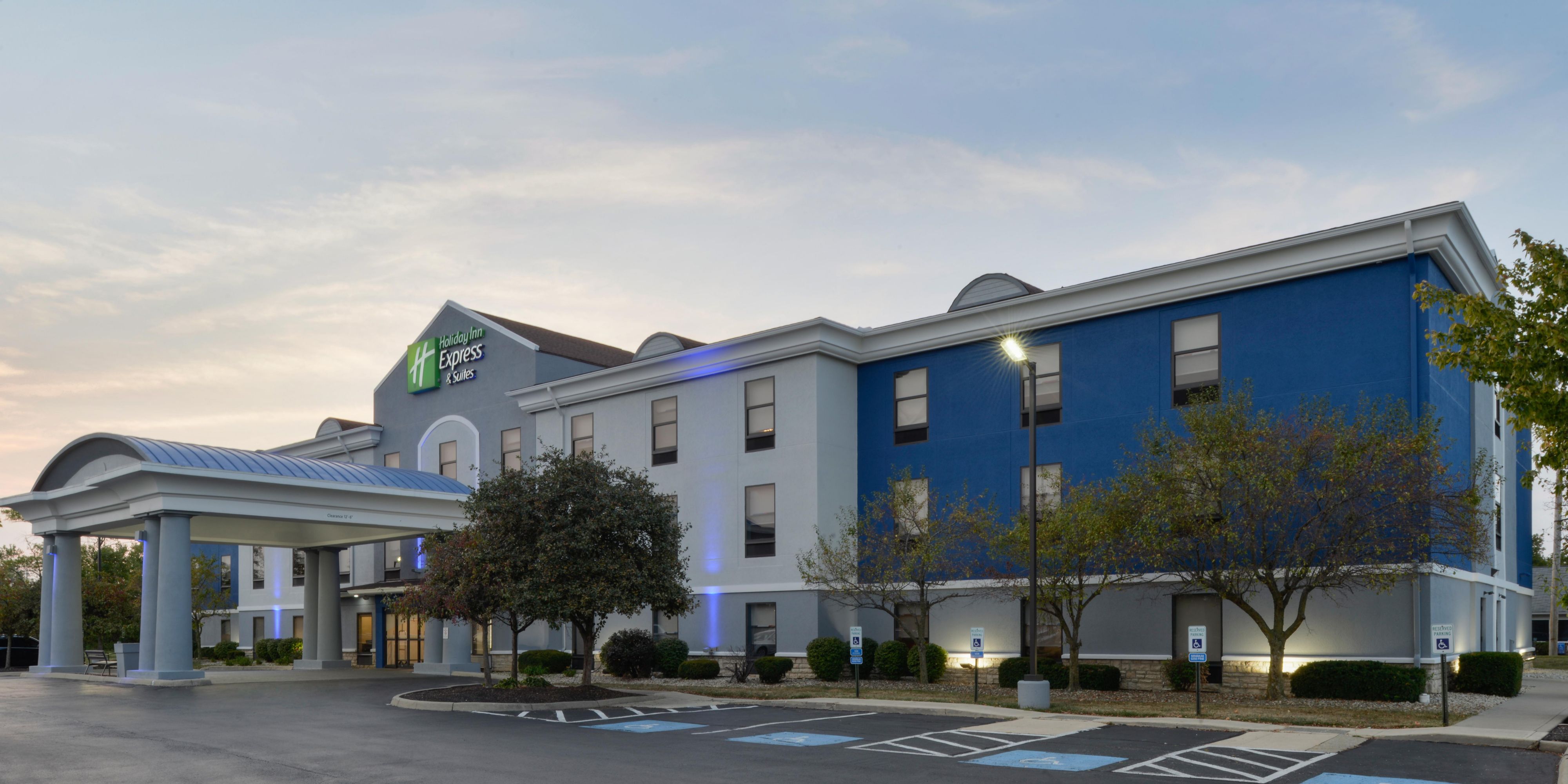 Holiday Inn Express & Suites 메리즈빌