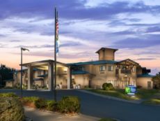 Holiday Inn Express & Suites Arcata/Eureka-Airport Area