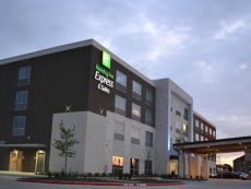 Holiday Inn Express & Suites McKinney - Frisco East in Irving, Texas