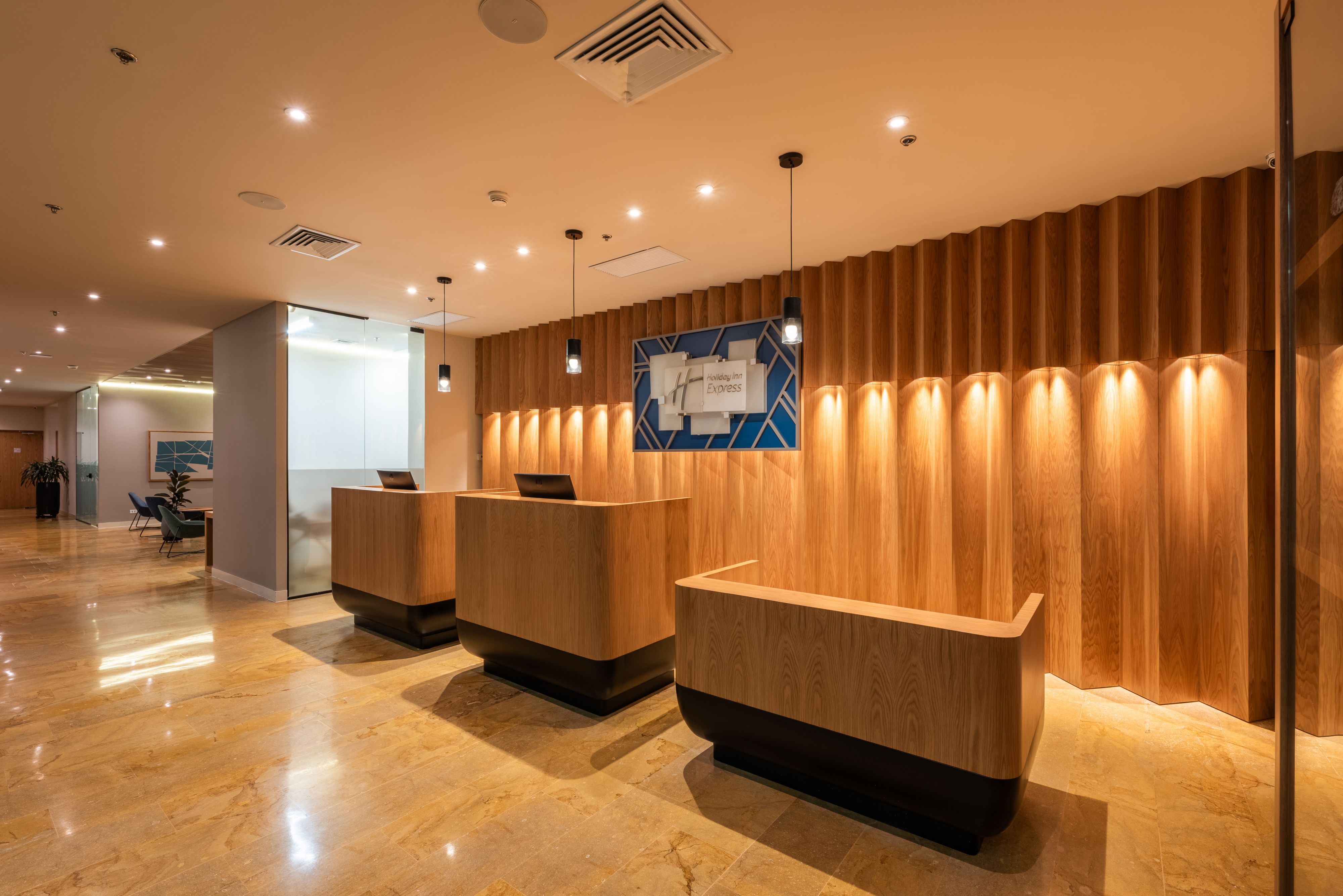 Holiday Inn Express & Suites HIEX麦德林