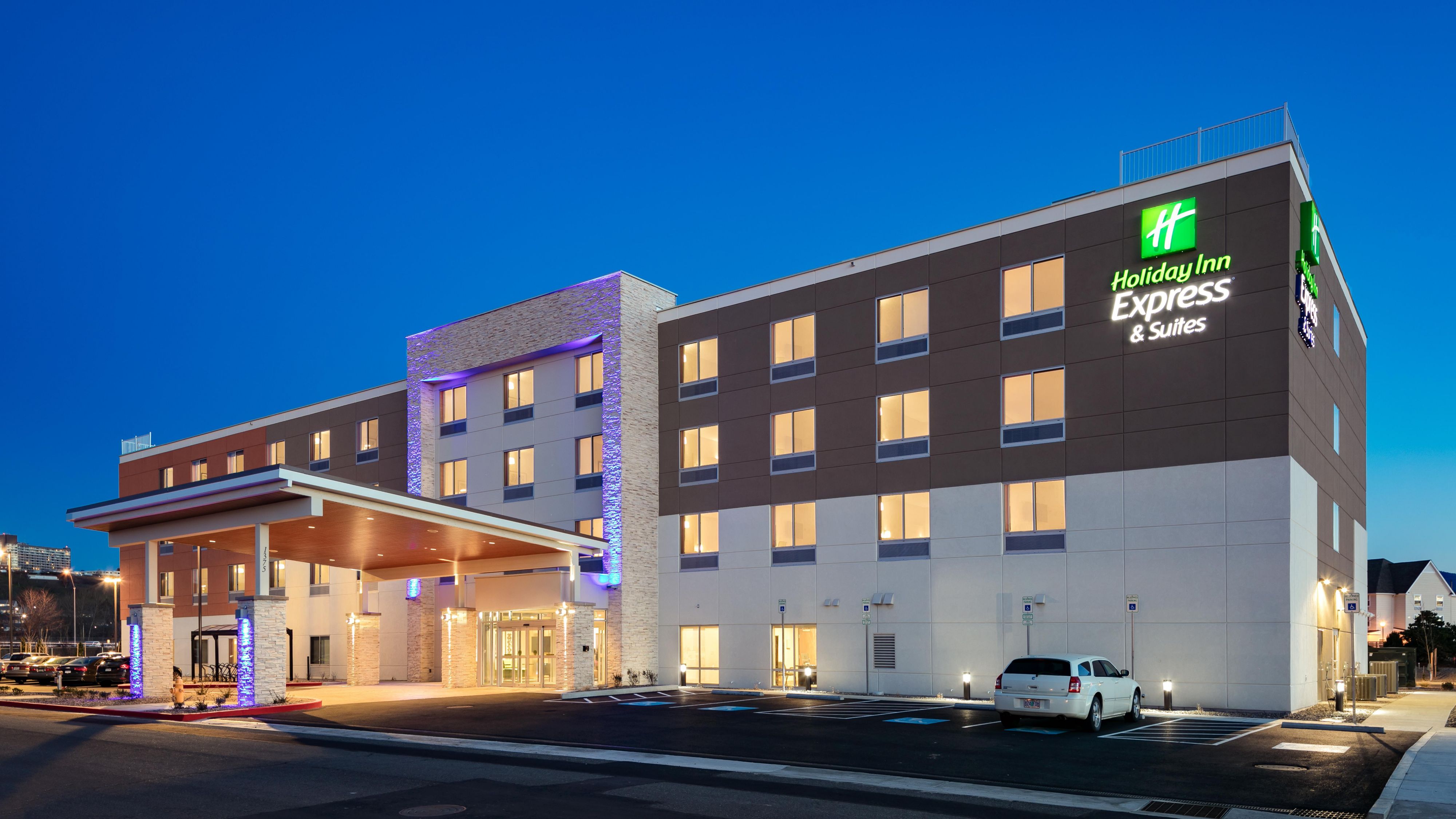 Top 5 Medford Hotels by IHG - July 2024