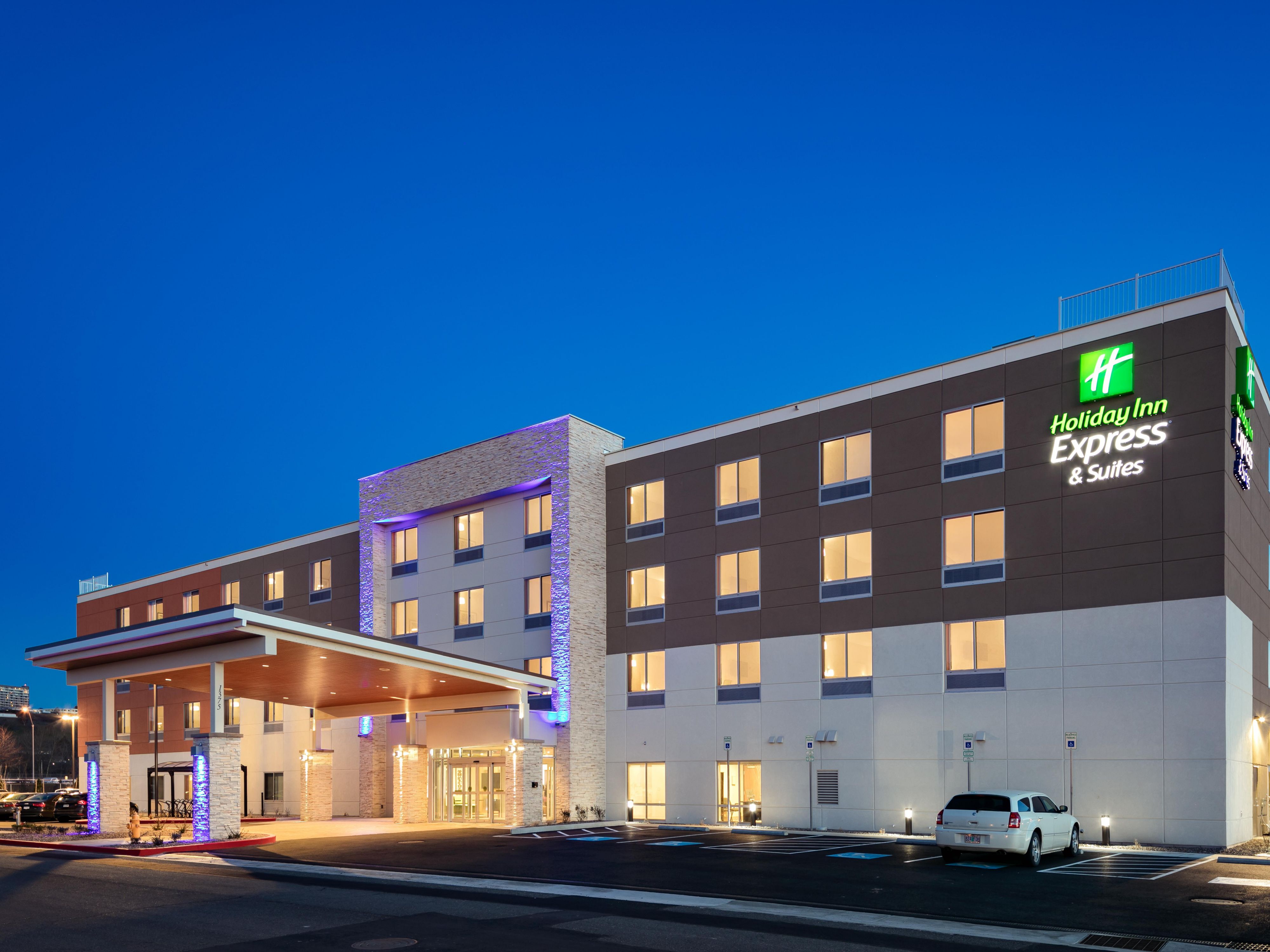 Holiday Inn Express And Suites Medford 5920073989 4x3