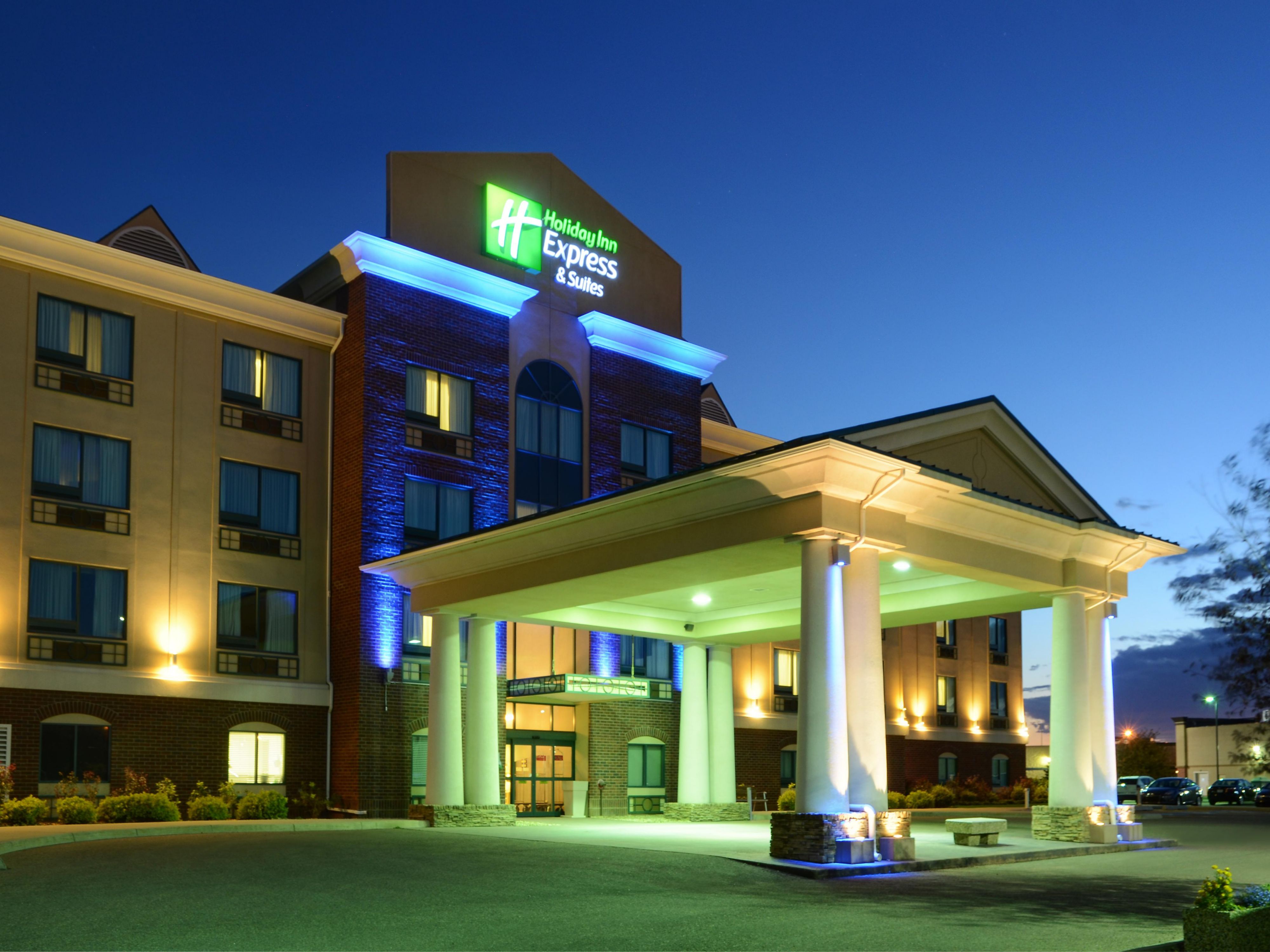 Hotel Specials for Holiday Inn Express & Suites Medicine Hat ...