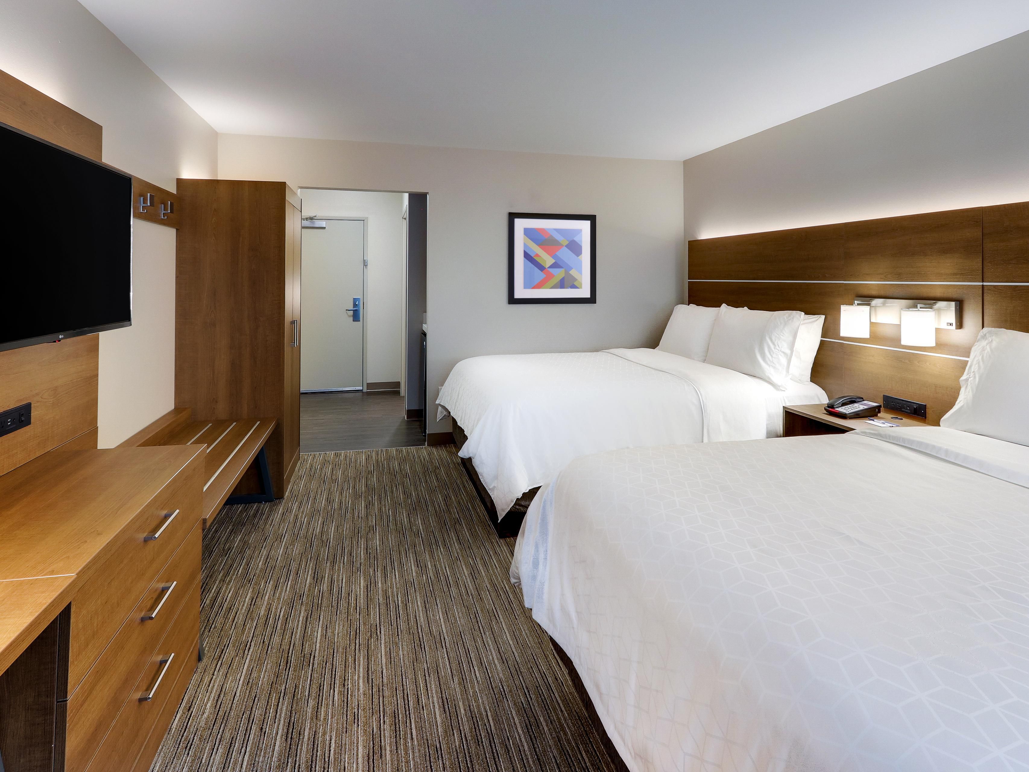 Queen Bed Guest Room