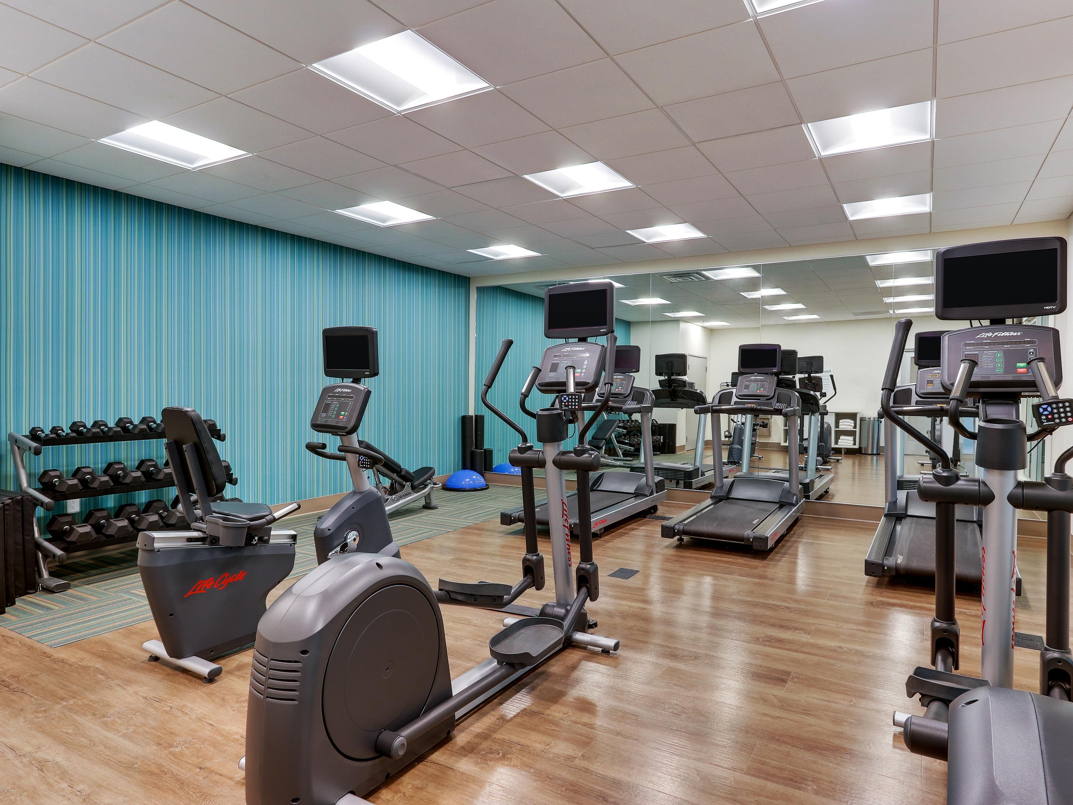 Enjoy your daily workout with our LifeFitness equipment.