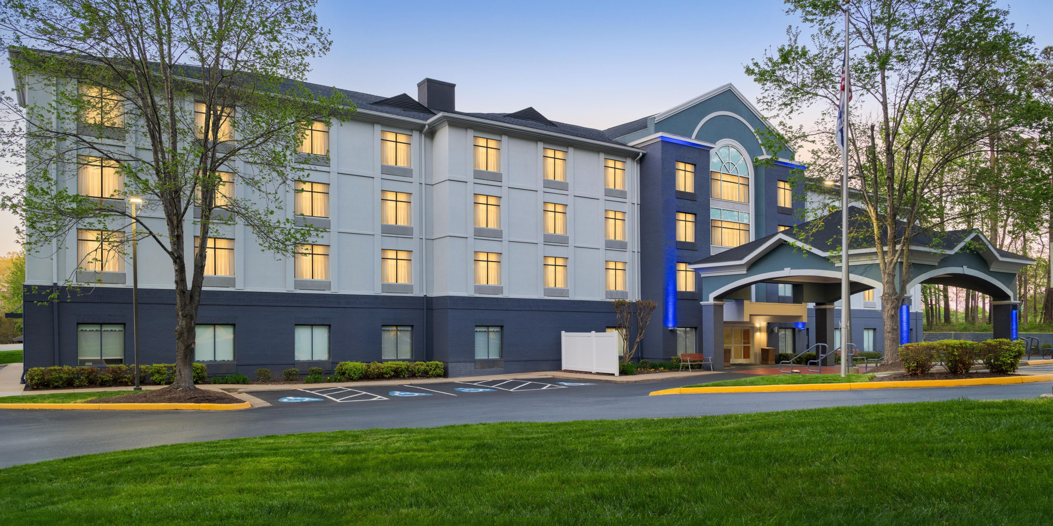 Holiday Inn Express & Suites Richmond-Brandermill-Hull St.
