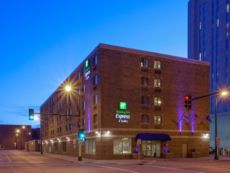 Holiday Inn Express & Suites Minneapolis-Dwtn (Conv Ctr)