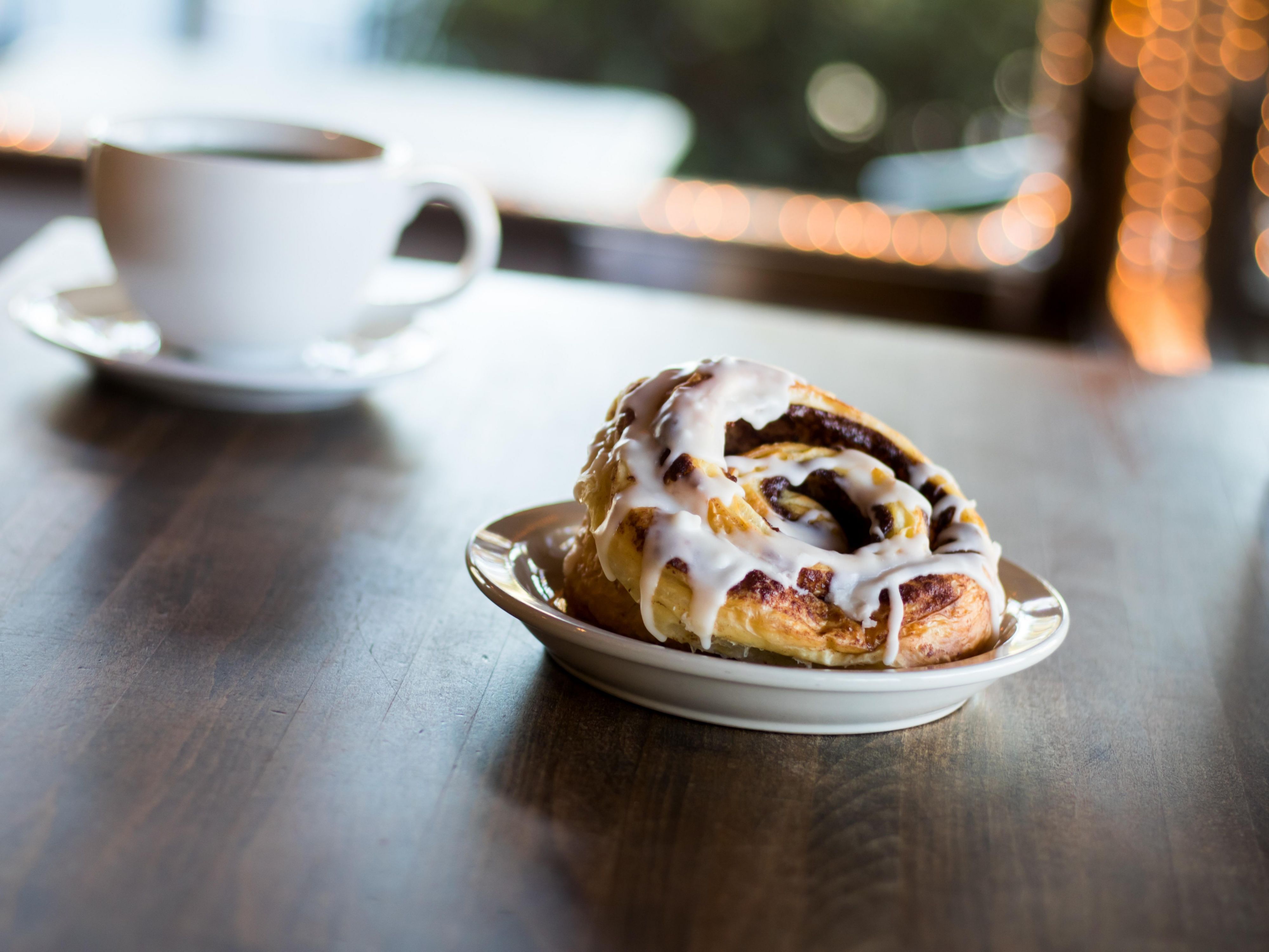 Every morning we serve up hot, fresh, and tasty breakfast options for our guests to enjoy. Try our delightful cinnamon buns, or our guest favorites; eggs with bacon or sausage.  Free breakfast included with every stay!
