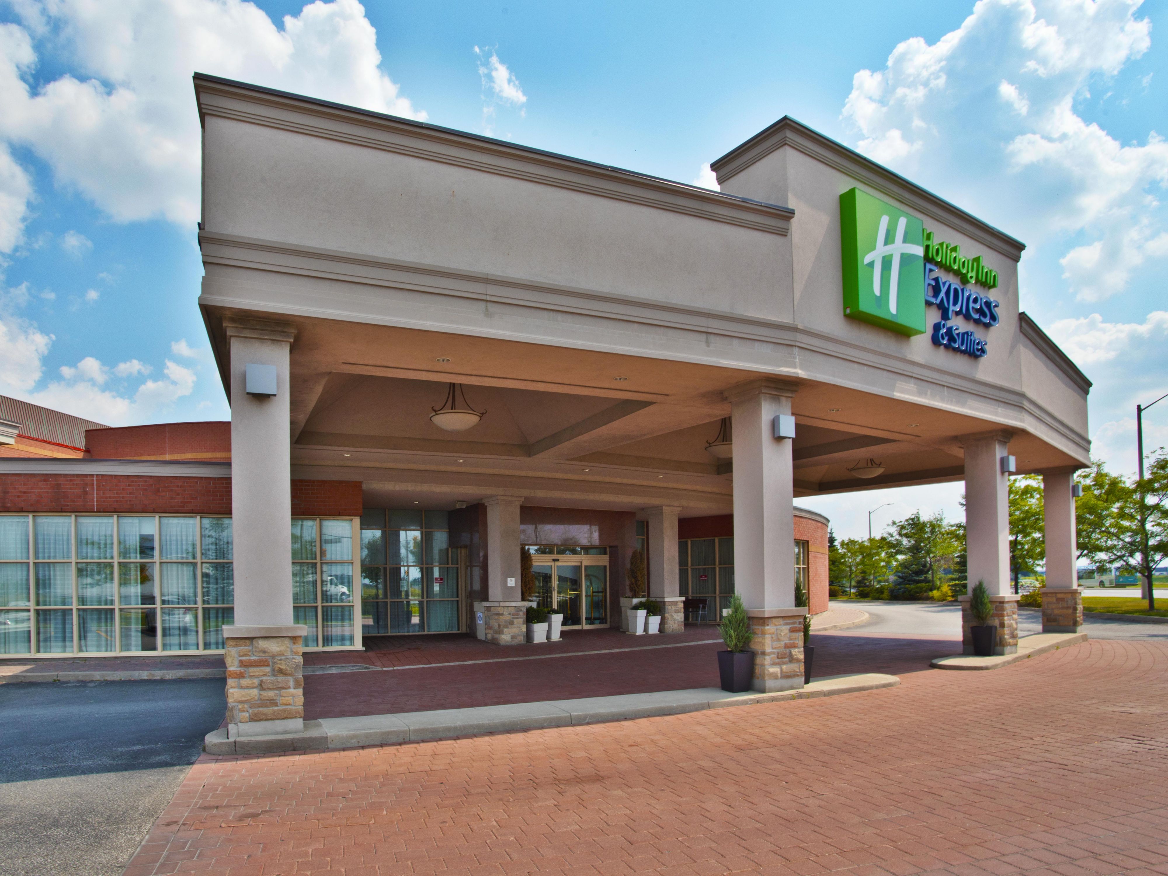 Toronto Hotels with Pool | Holiday Inn Express & Suites Toronto-Mississauga