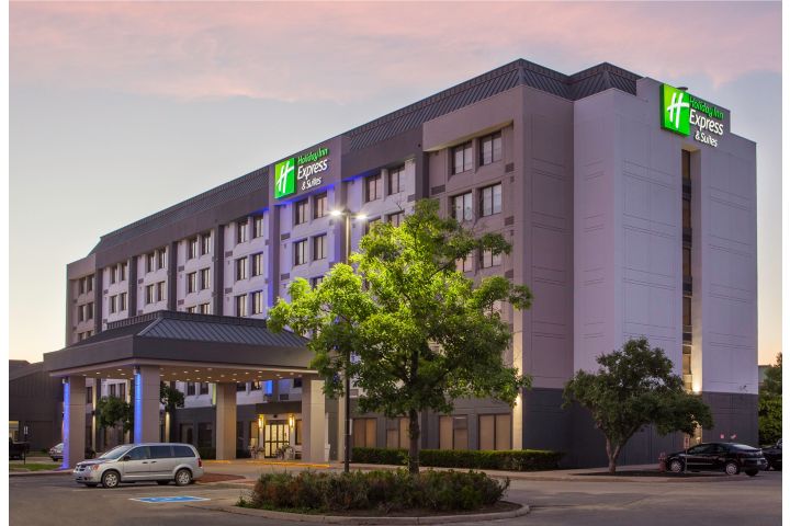 Holiday Inn Express & Suites Mississauga-Toro