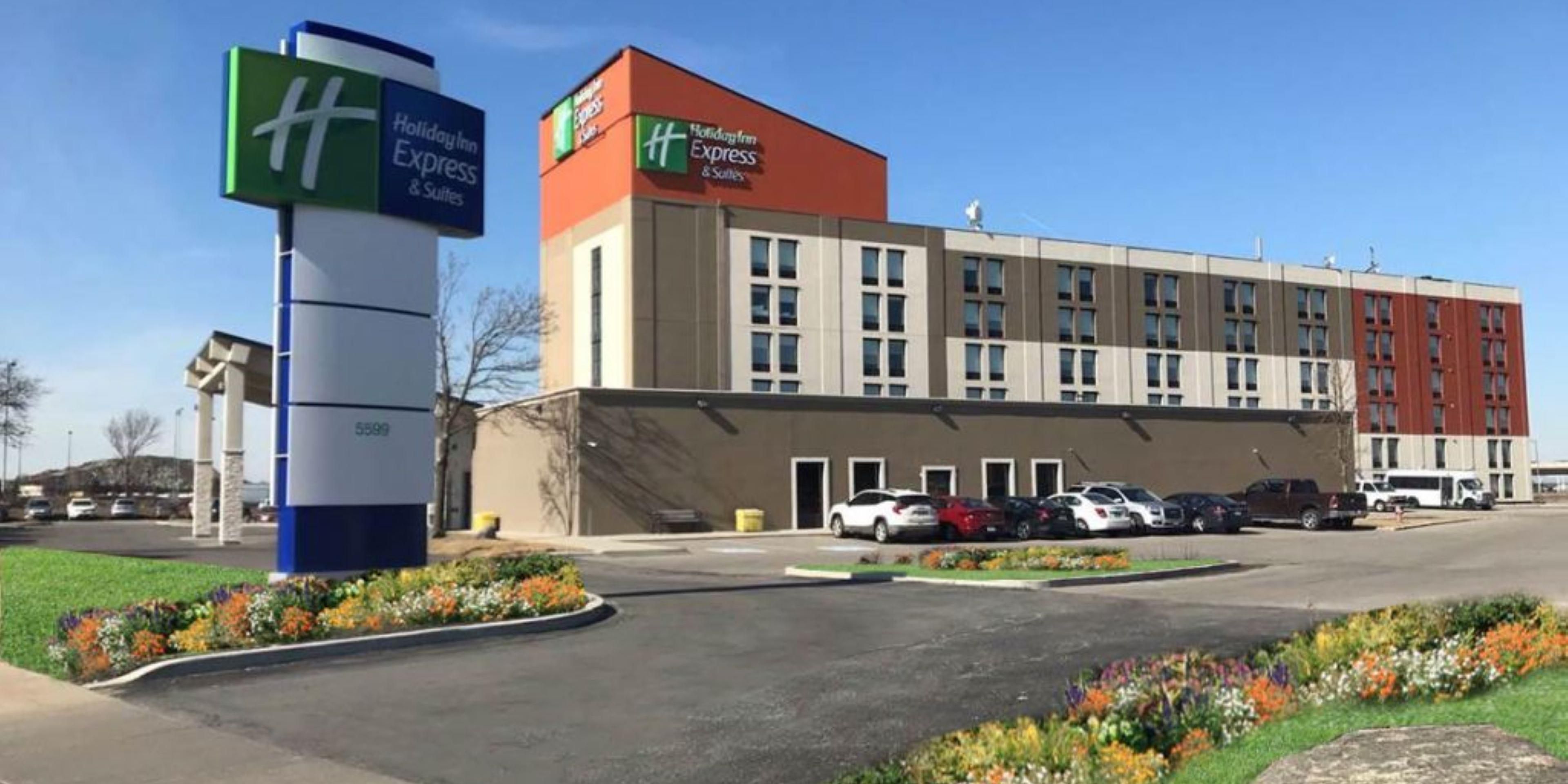 Holiday Inn Express & Suites Toronto Airport West