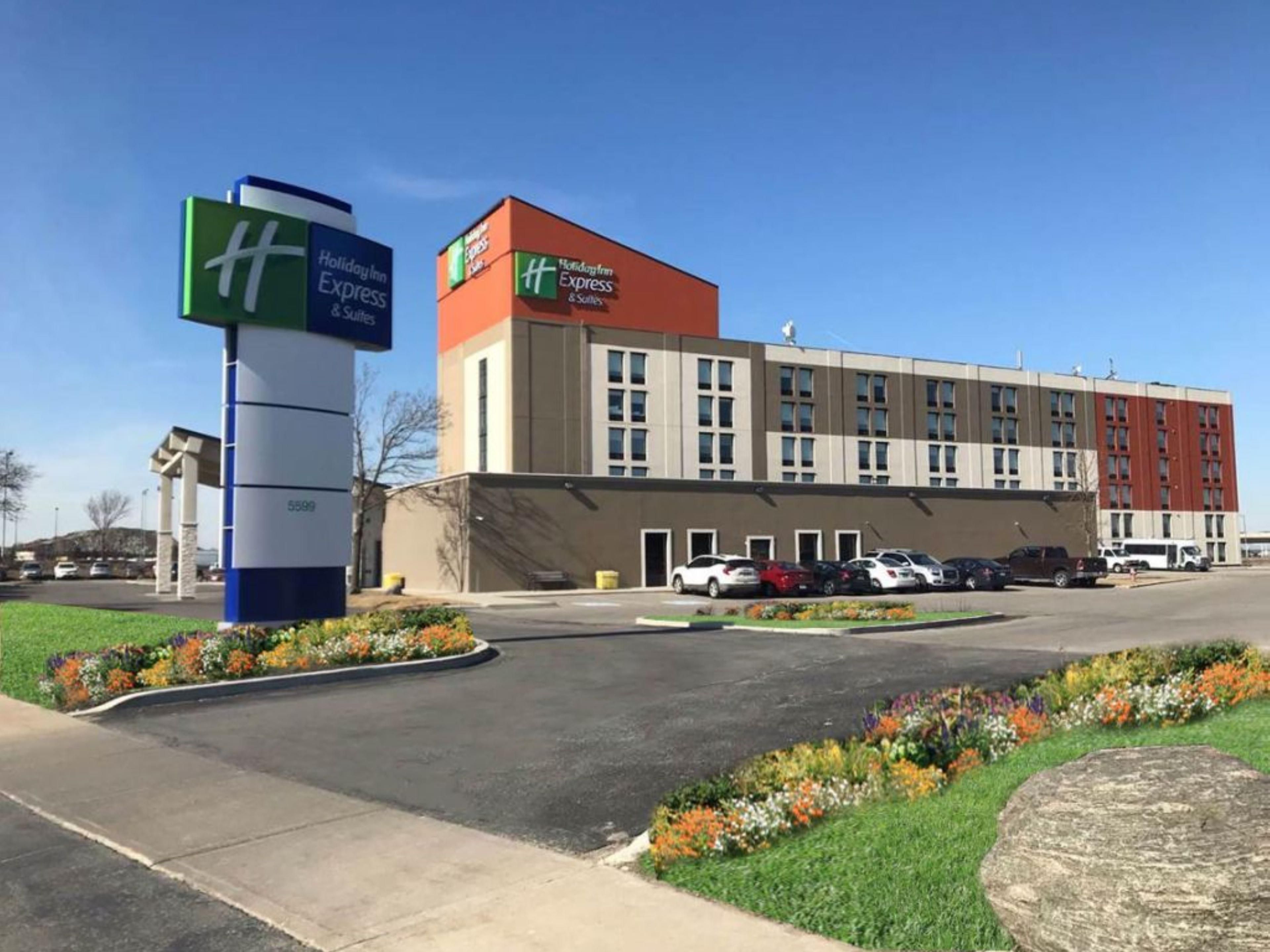 Take advantage of our location and enjoy warm-hearted hospitality.