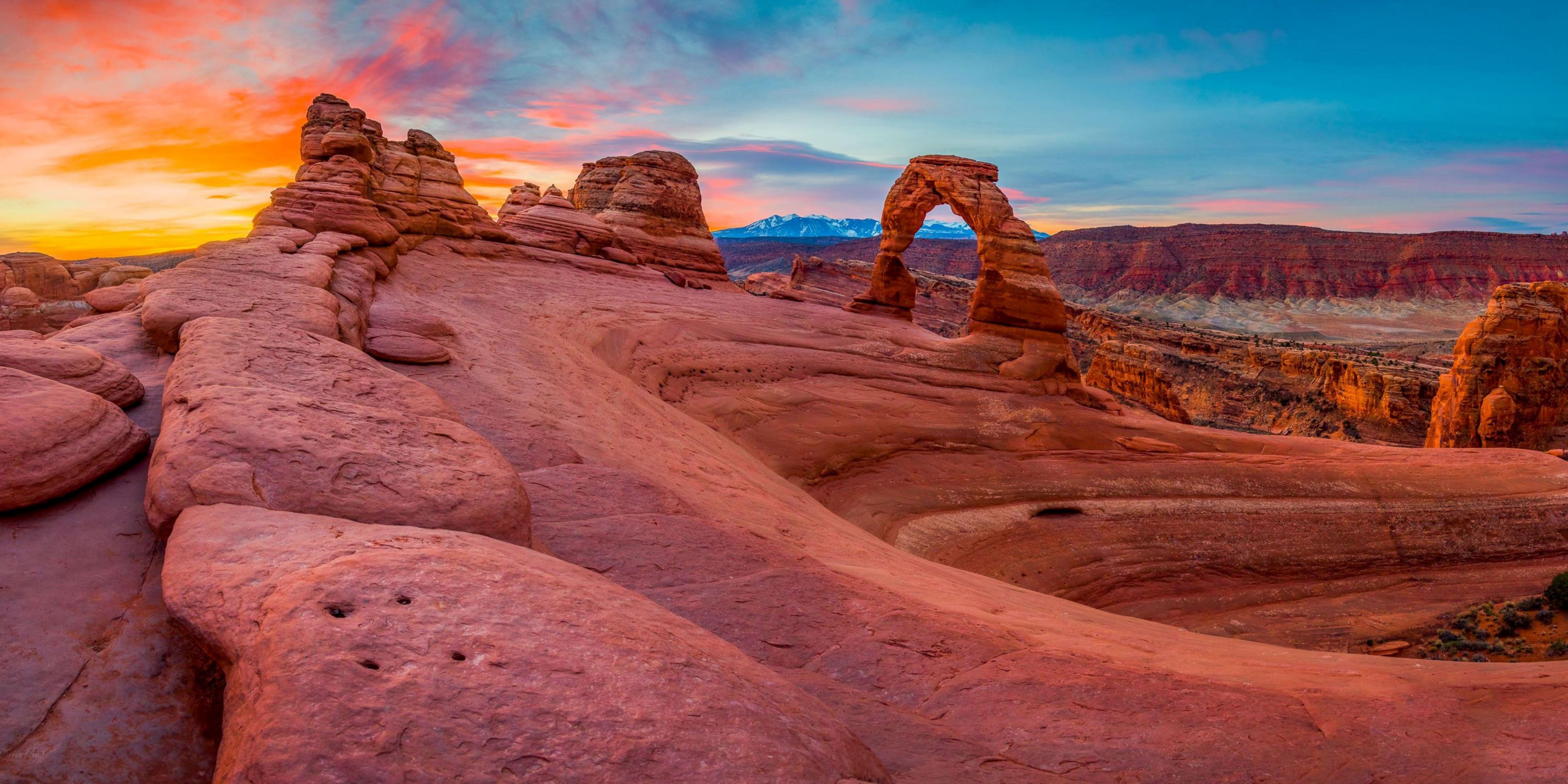 Located 3 miles from Arches National Park, 28 miles from Canyonlands National Park and 2 miles from downtown Moab, let us be your base camp for all your Moab adventures. 