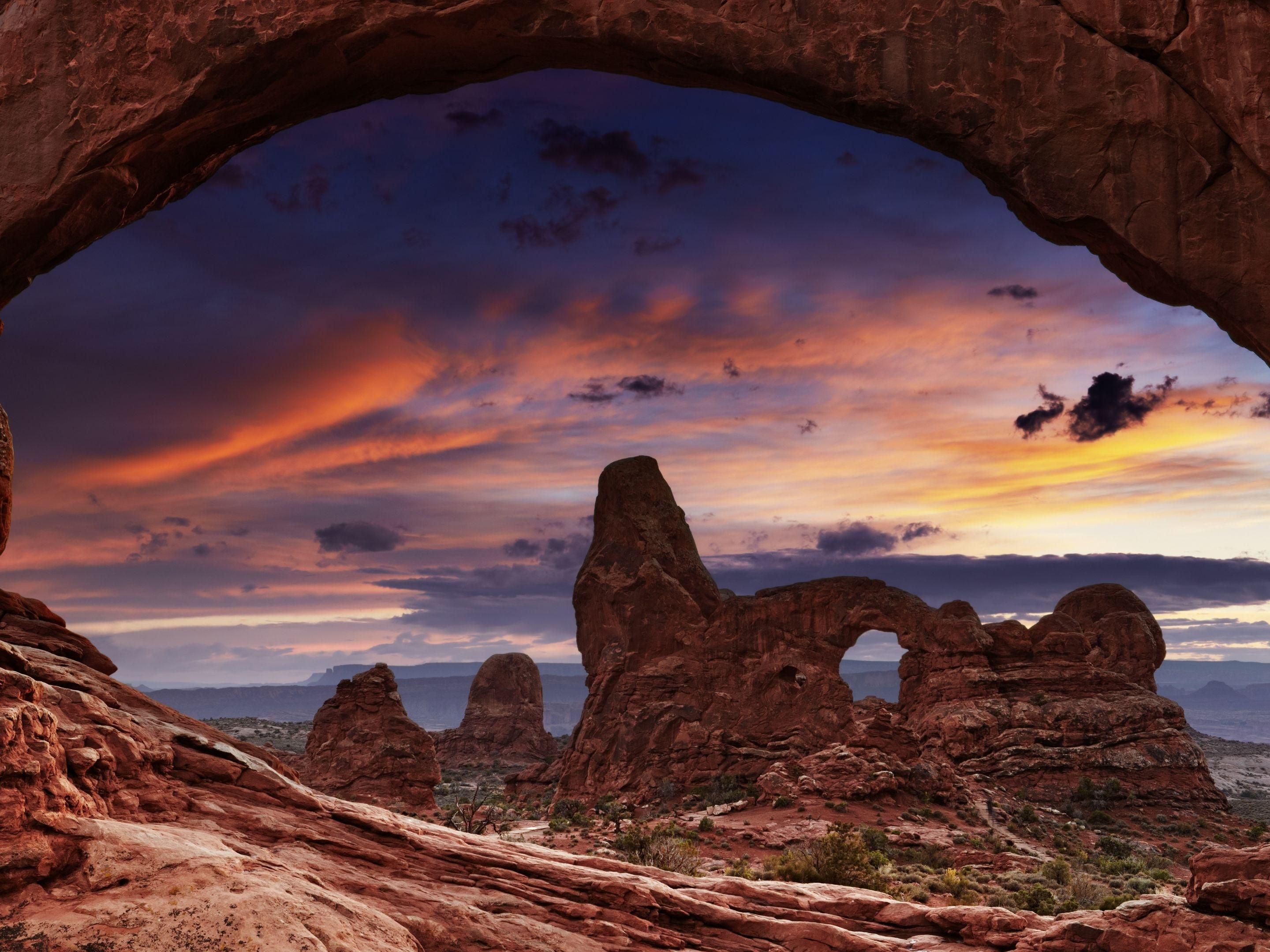 Located just 3 miles from Arches National Park, 28 miles from Canyonlands National Park, and 2 miles from downtown Moab, our hotel puts you close to hiking, biking, rafting, and off-road adventures. Make Holiday Inn Express & Suites Moab your base for exploring Utah’s red rock beauty.