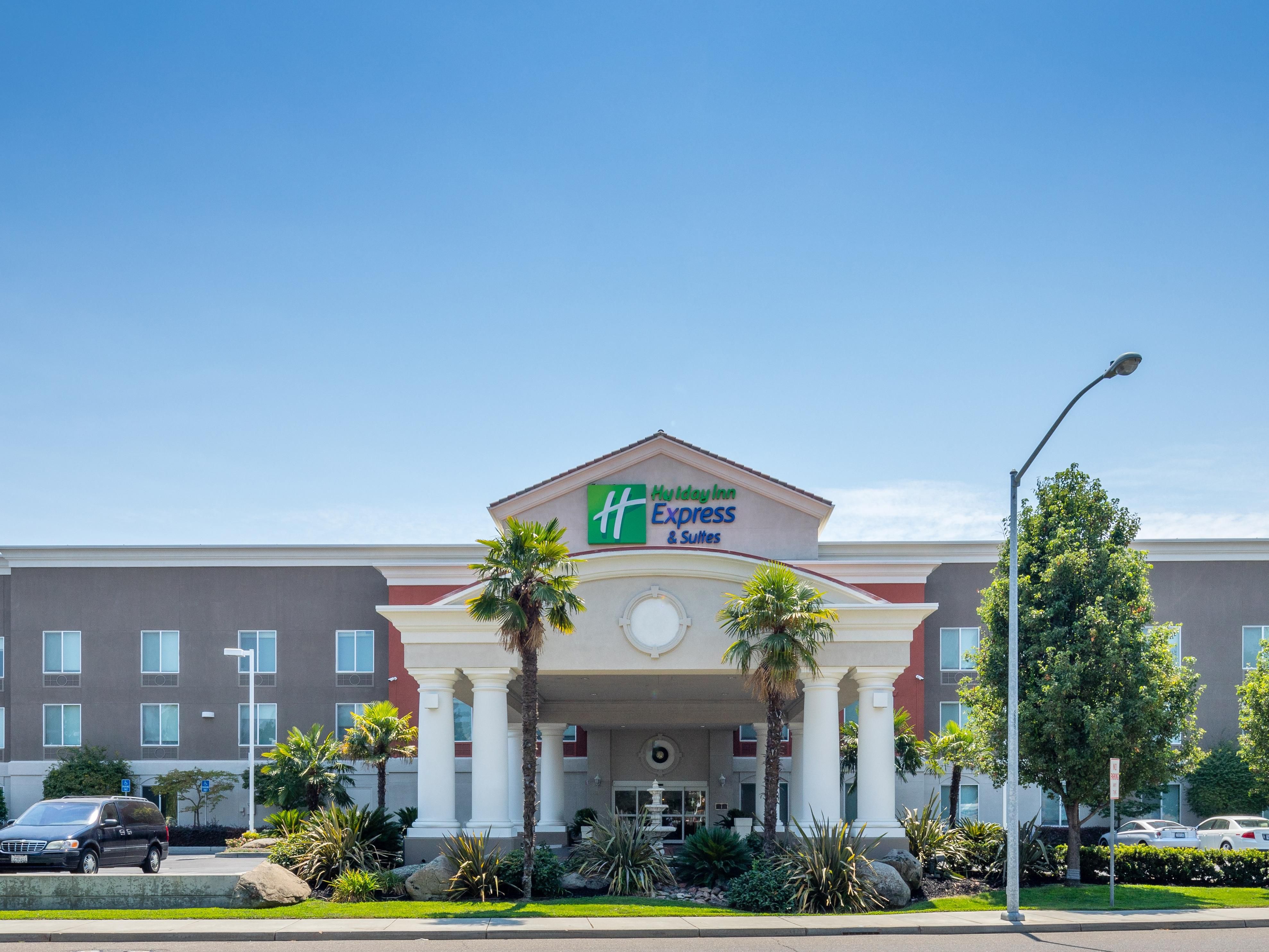 Boutique Hotel in Modesto | Holiday Inn Express & Suites Modesto-Salida