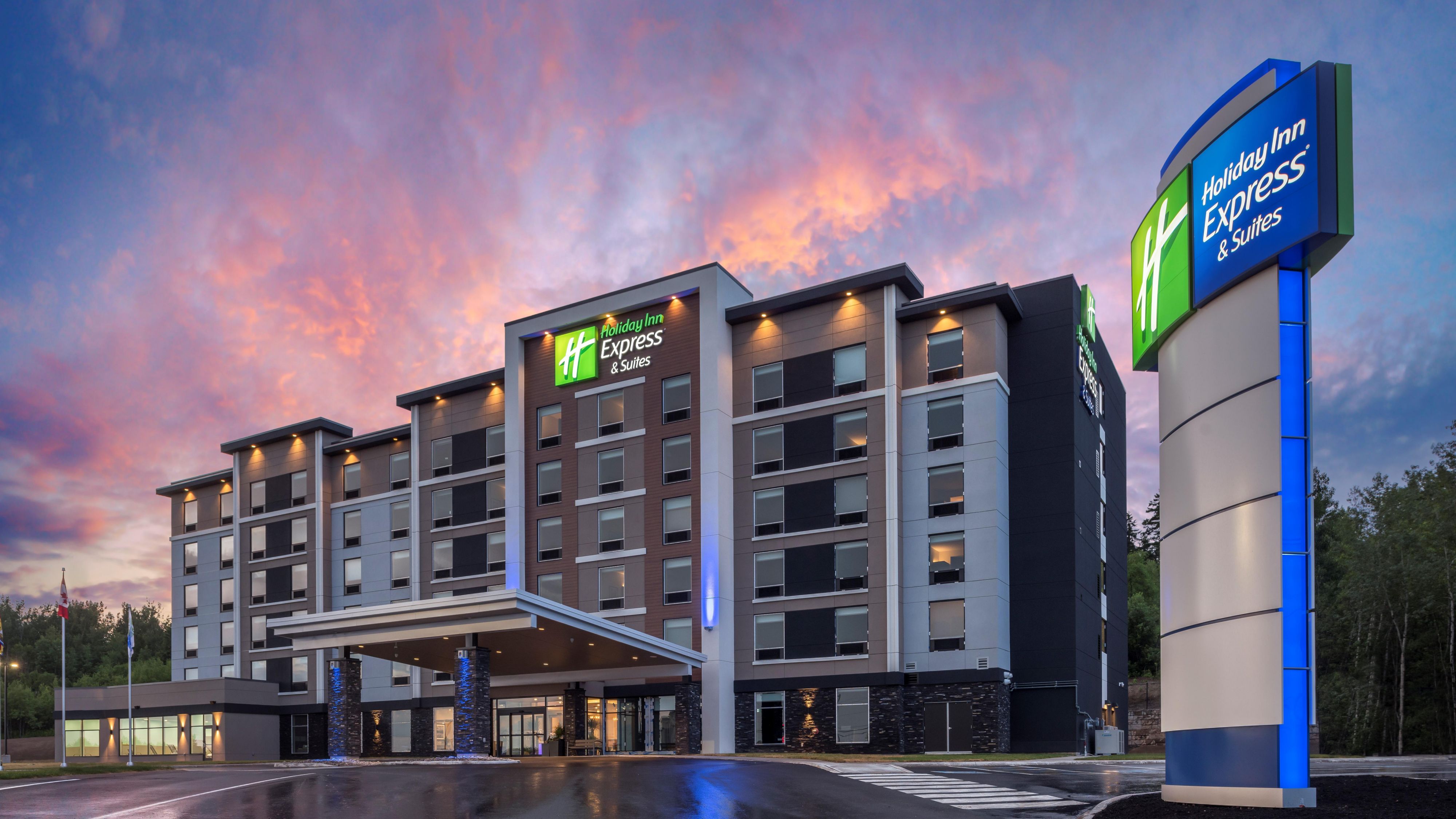 Holiday Inn Express & Suites / #CanadaDo / Best Places to Stay in Dieppe