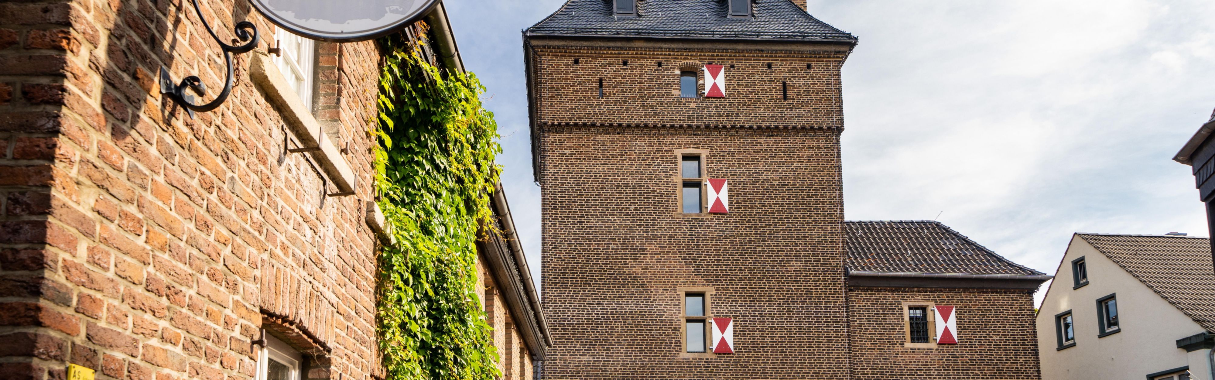 Schelmenturm und Gaststätte Pfannenhof