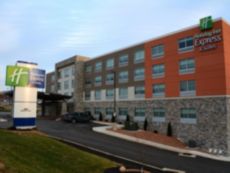 Holiday Inn Express & Suites Pittsburgh - Monroeville 