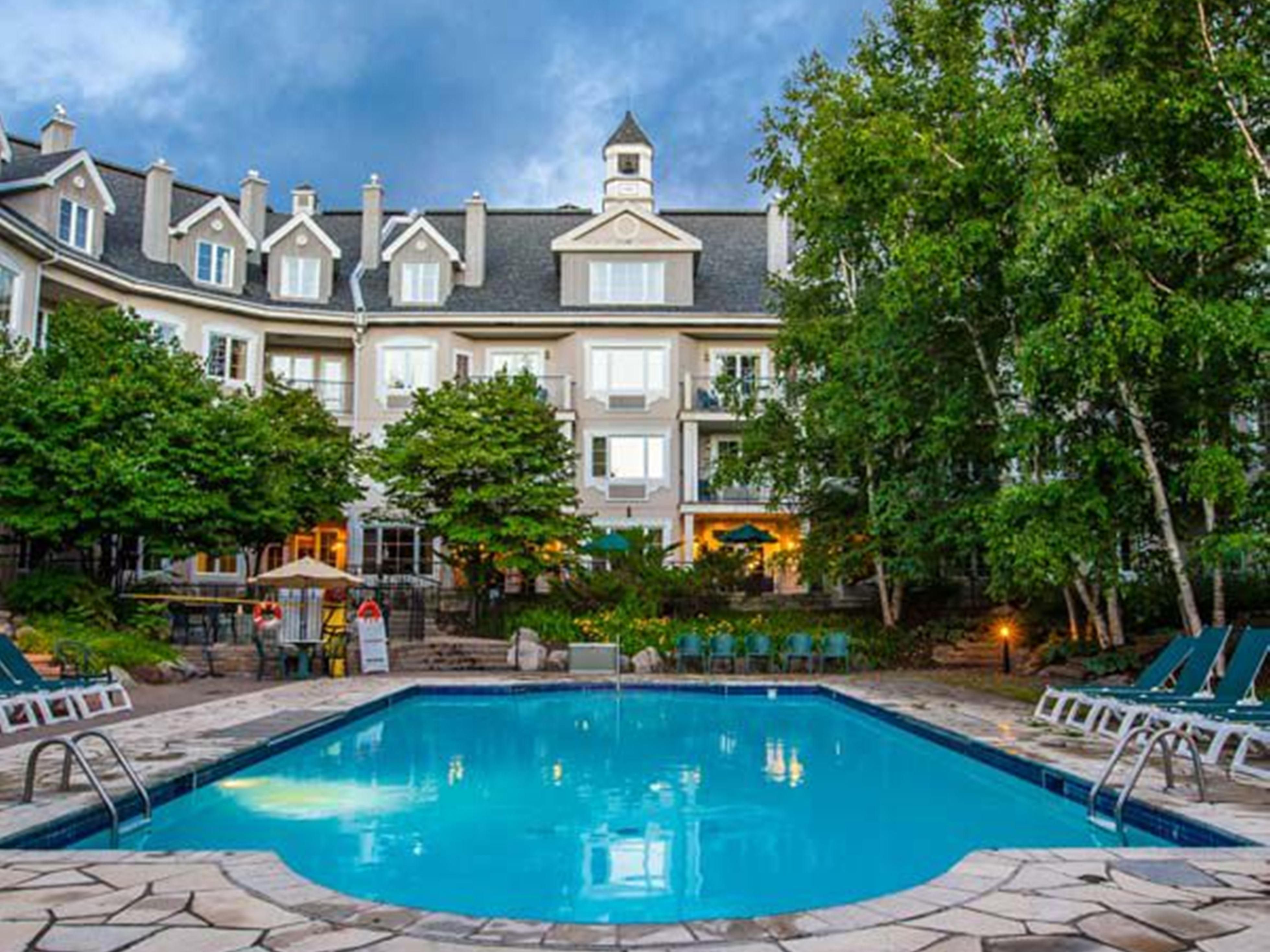 Hotel Specials for Holiday Inn Express & Suites Tremblant Mont