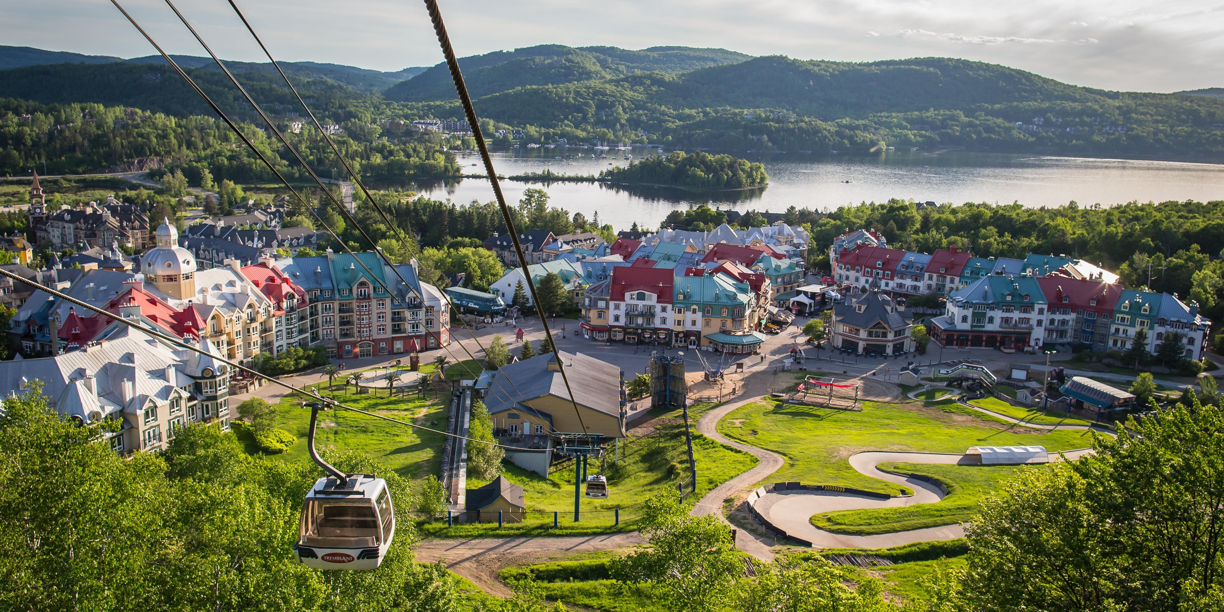 ケベック Mont Tremblant Holiday Inn Express Suites Tremblant のホテル