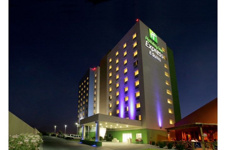 Holiday Inn Express & Suites Monterrey Aeropu
