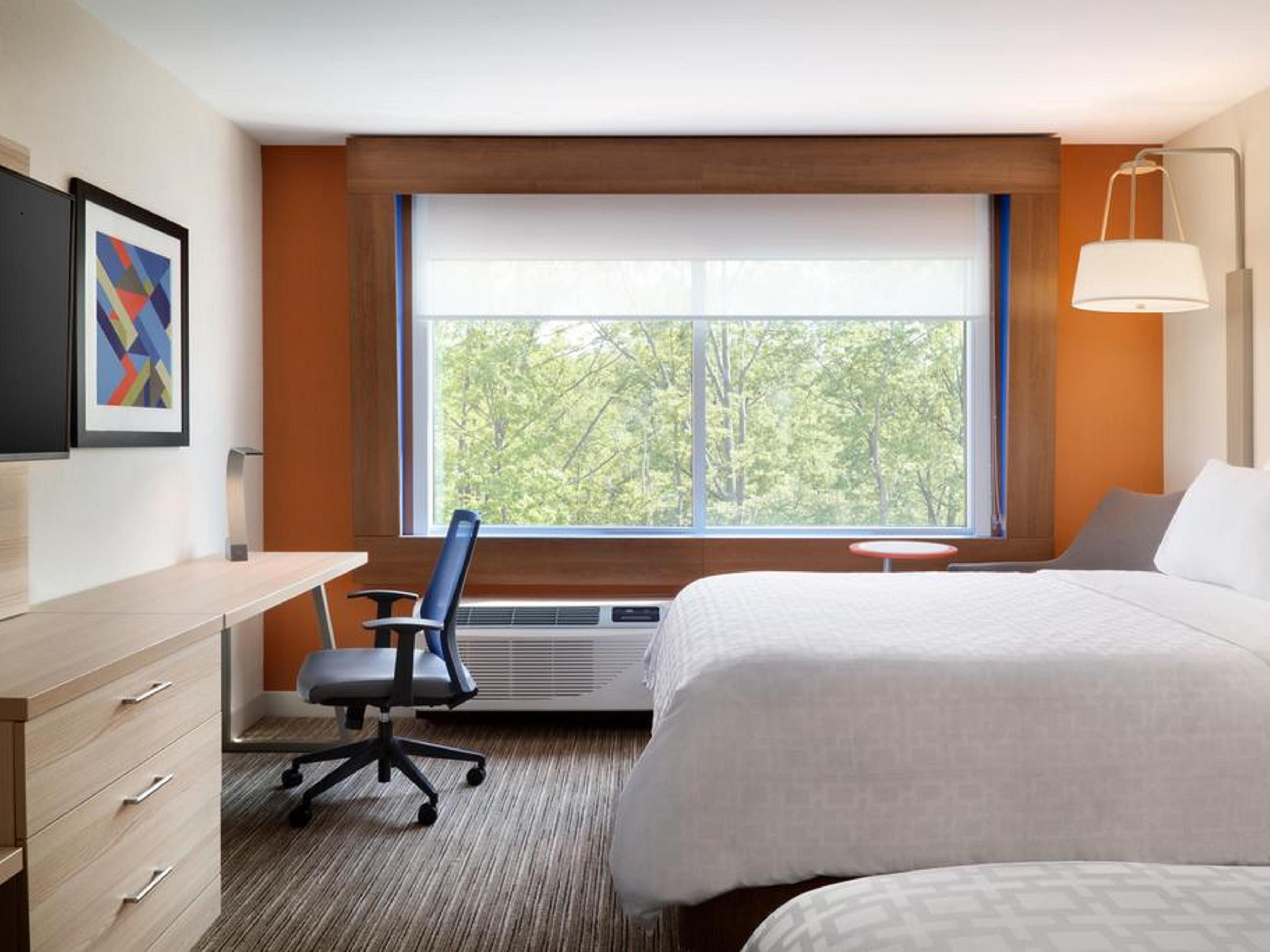 Welcome to the new Holiday Inn Express & Suites Moody-Leeds