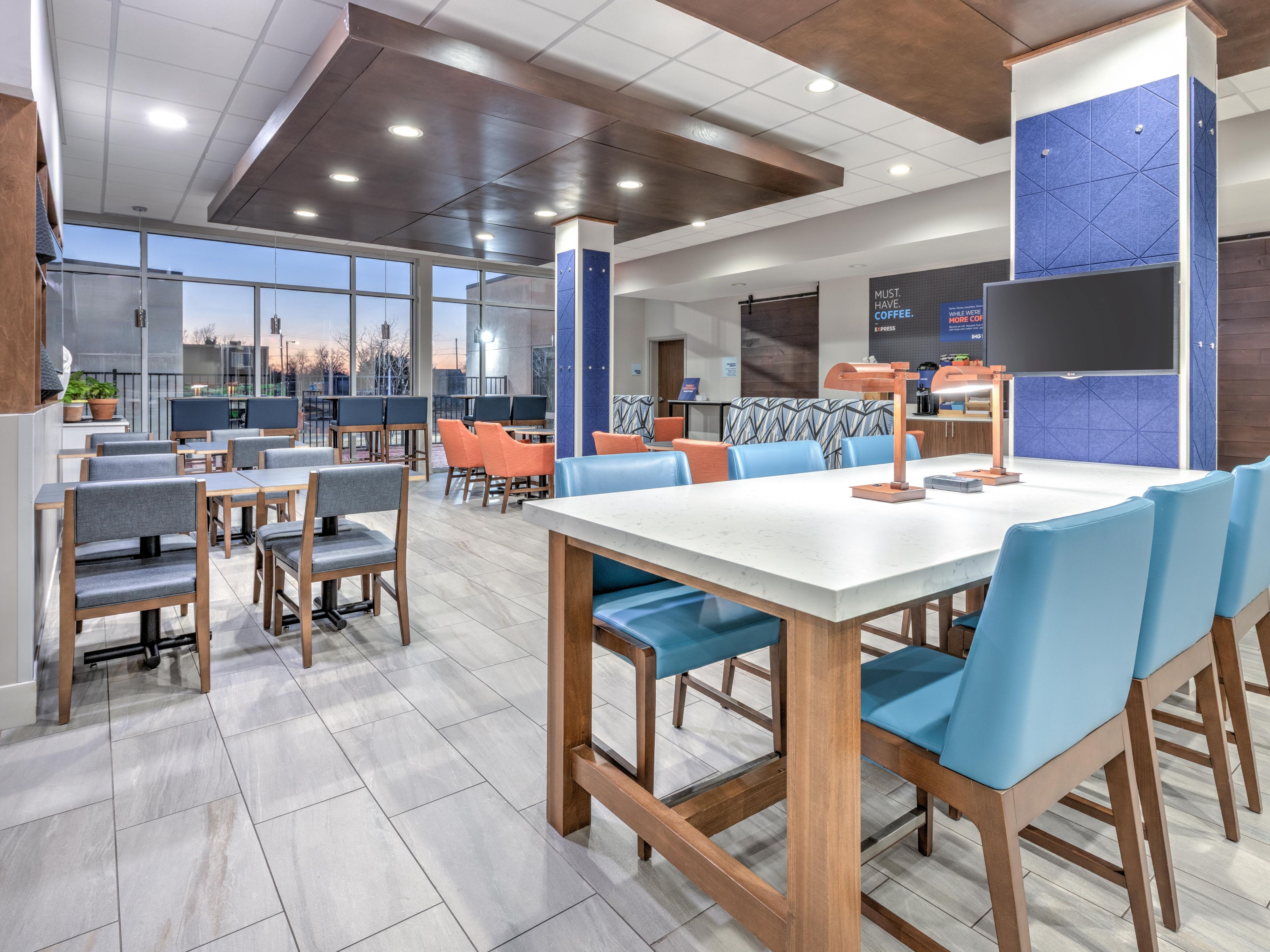 OKC Will Rogers Airport Hotel | Holiday Inn Express & Suites Moore