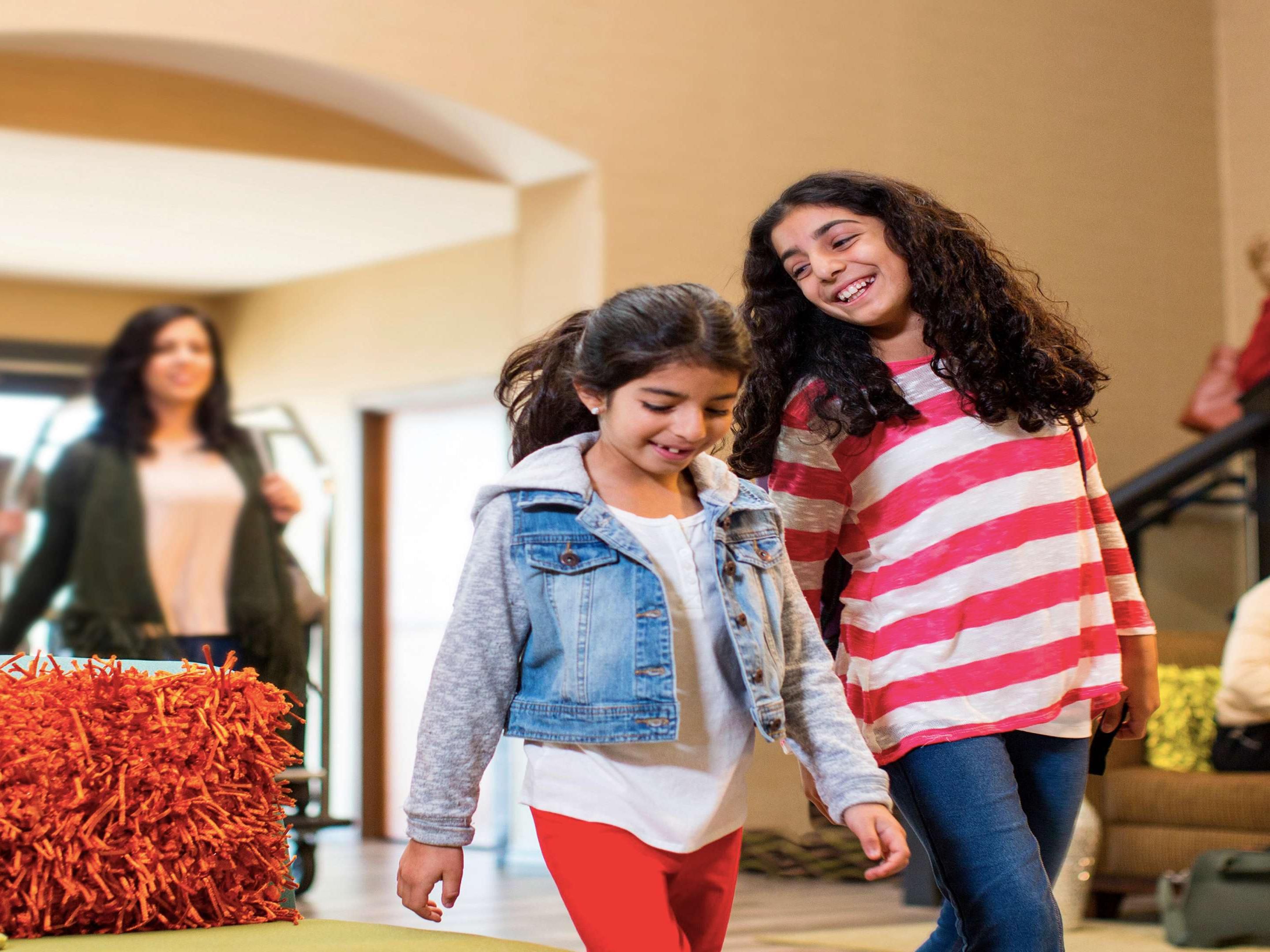 Enjoy thoughtful amenities at our OKC Will Rogers Airport hotel featuring an outdoor pool and 24-hour Fitness Center. Start each day with our complimentary Express Start® Breakfast buffet, grab a snack in our 24-hour Market, and stay productive in our Business Center. We provide everything you need for a relaxing stay.