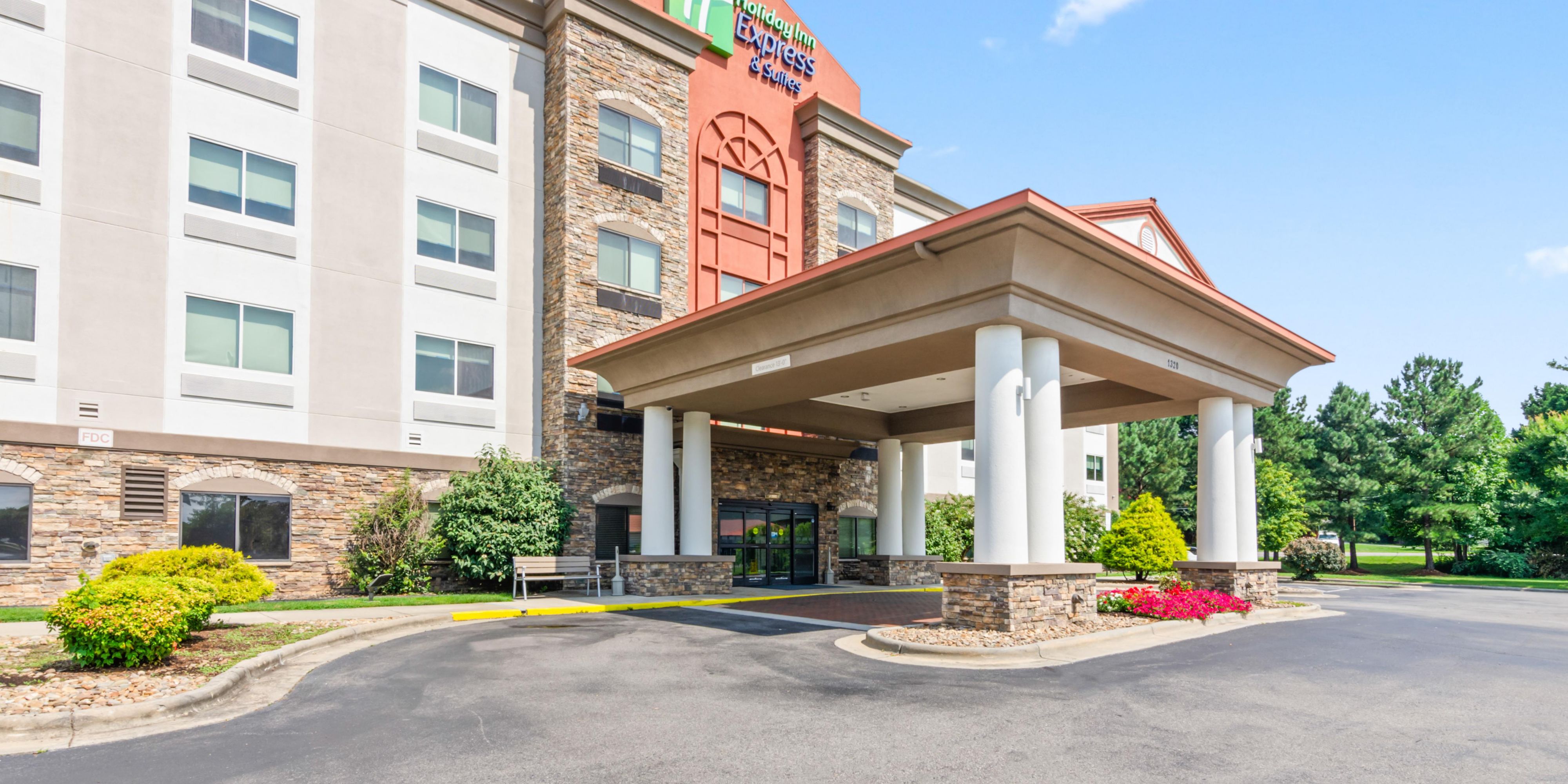 Holiday Inn Express & Suites Mount Airy