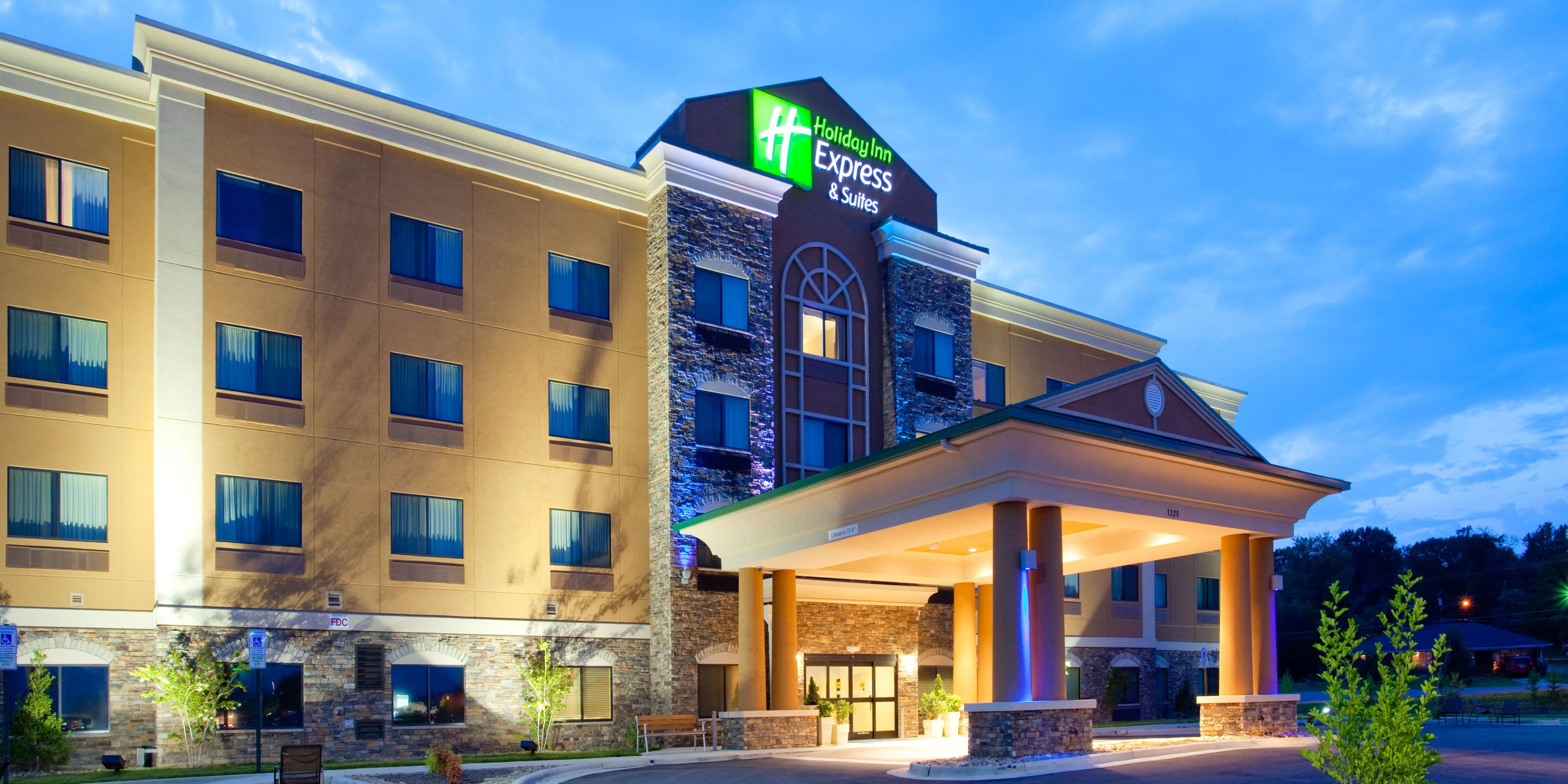 Holiday Inn Express & Suites Mount Airy