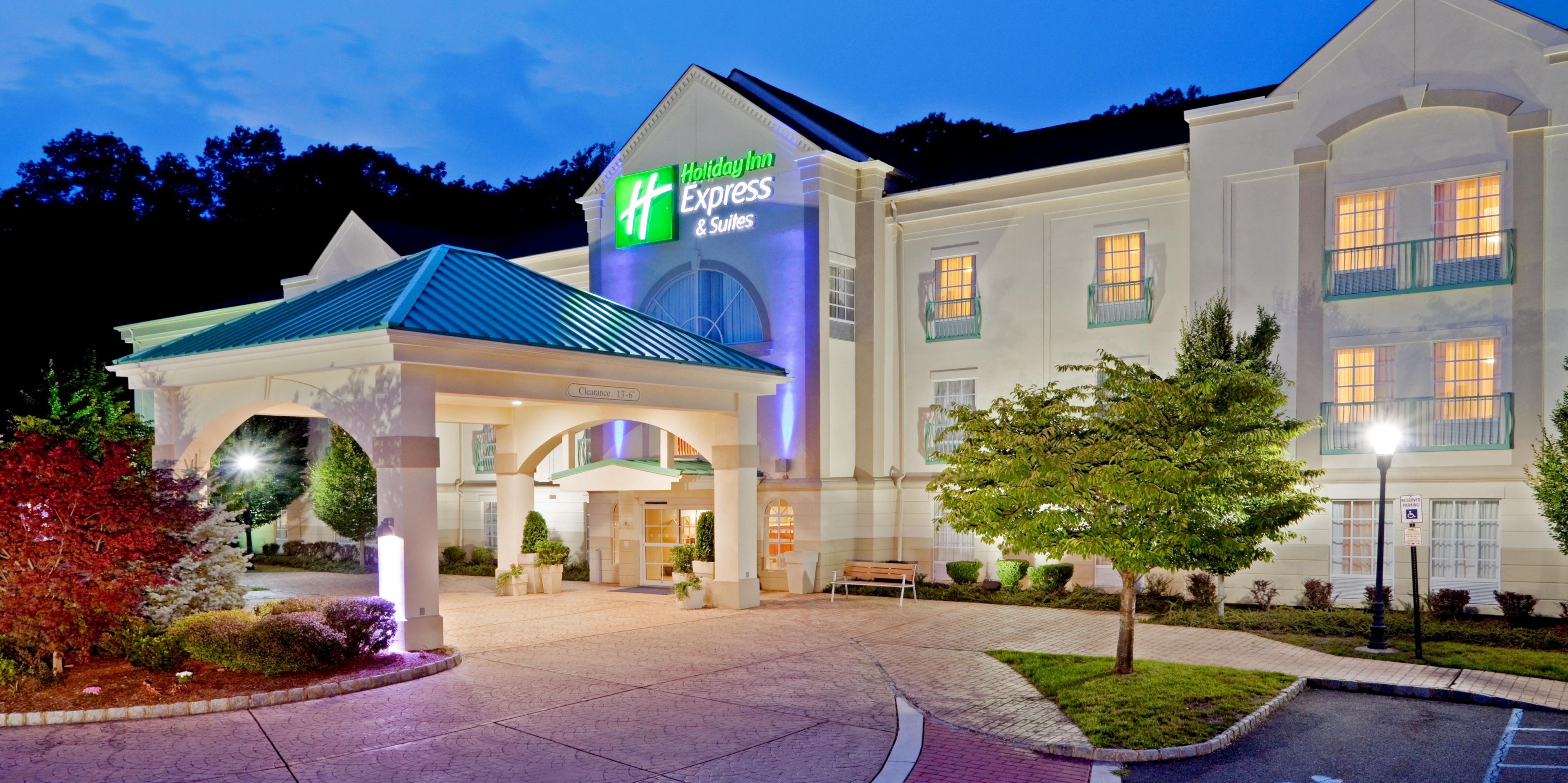 Holiday Inn Express & Suites Mount Arlington-Rockaway Area