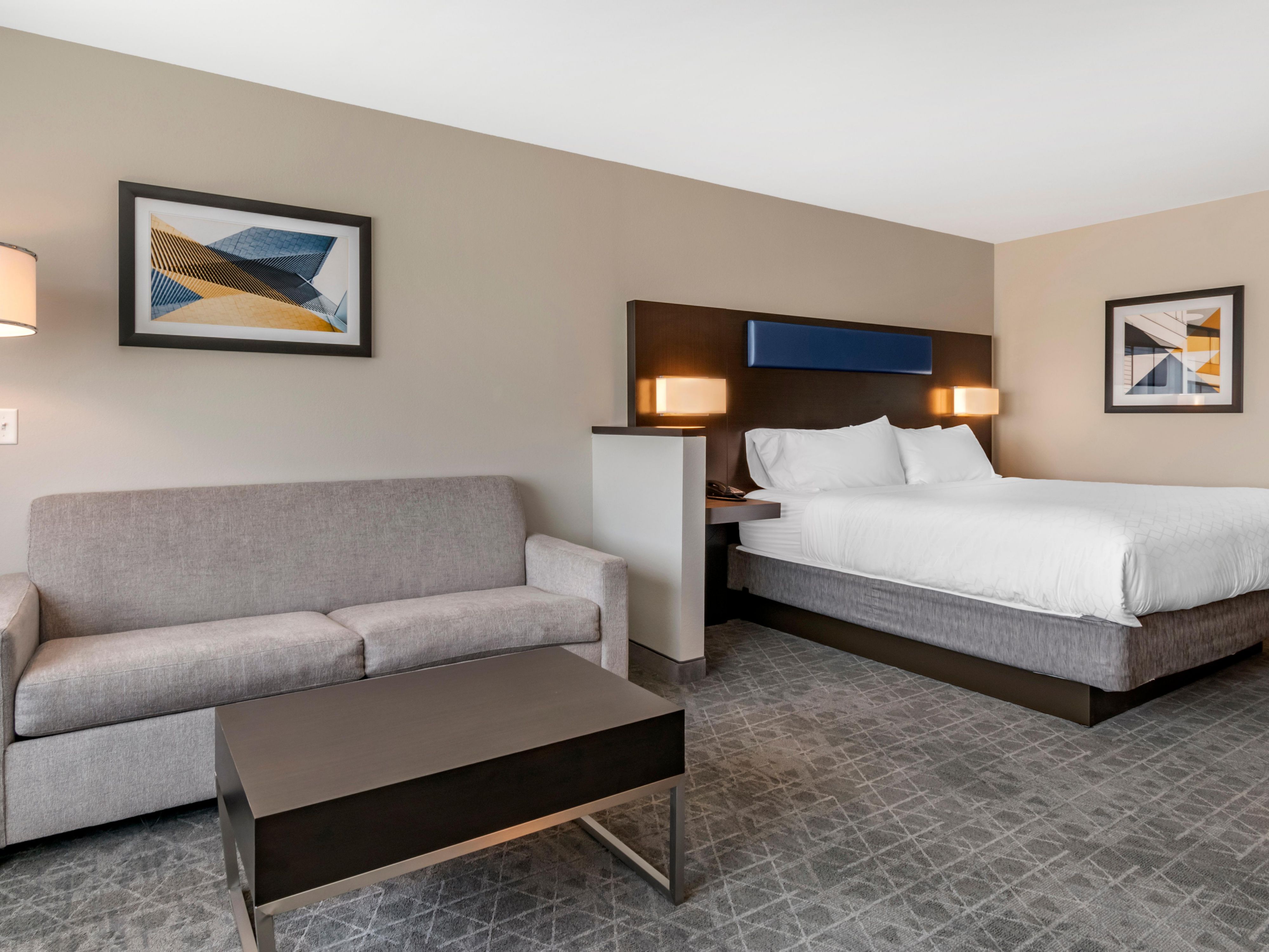 Holiday Inn Express & Suites Lancaster Mount Joy Guest Room & Suite