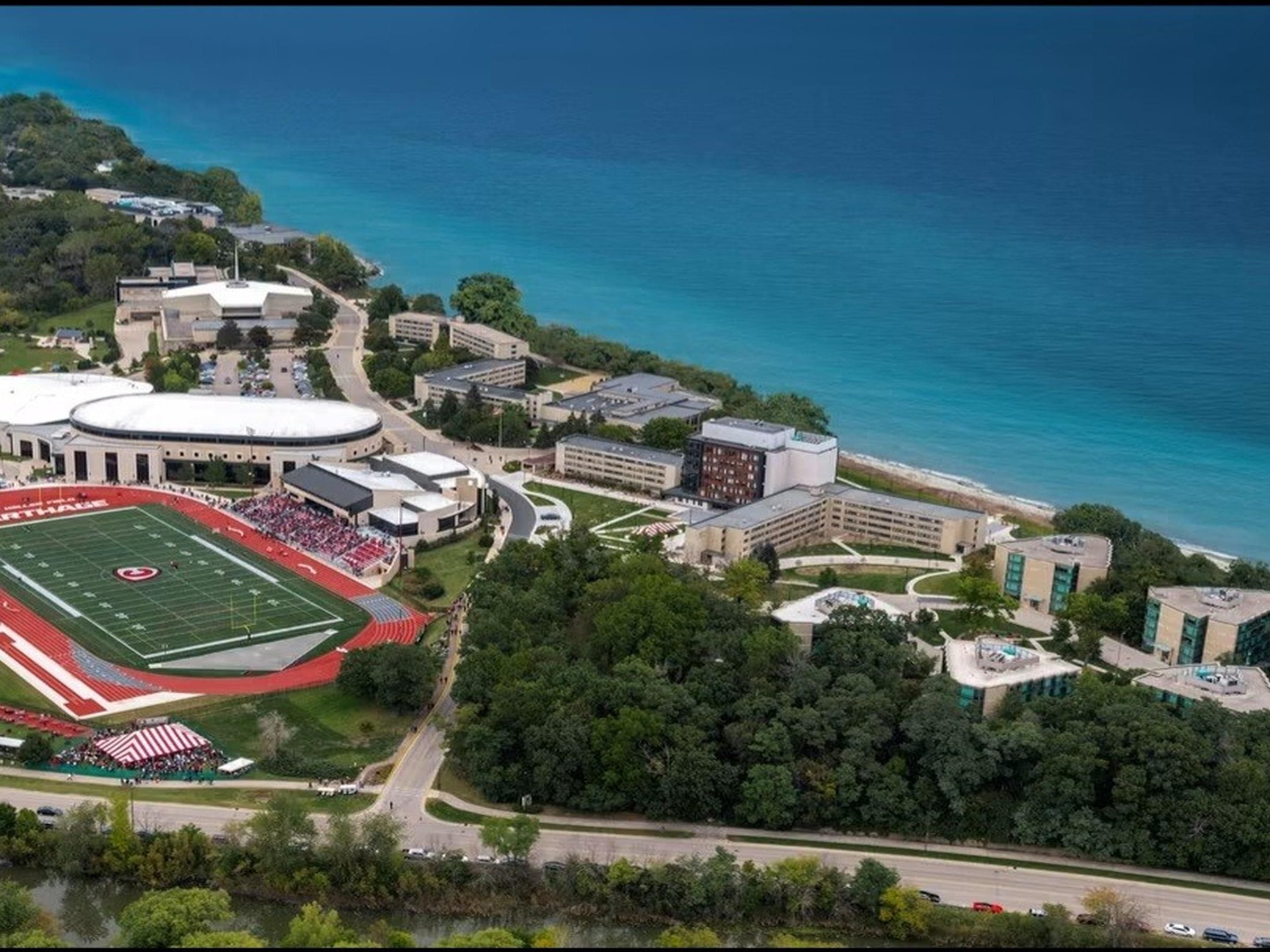 Racine Hotel near Lake Michigan | Holiday Inn Express & Suites Racine