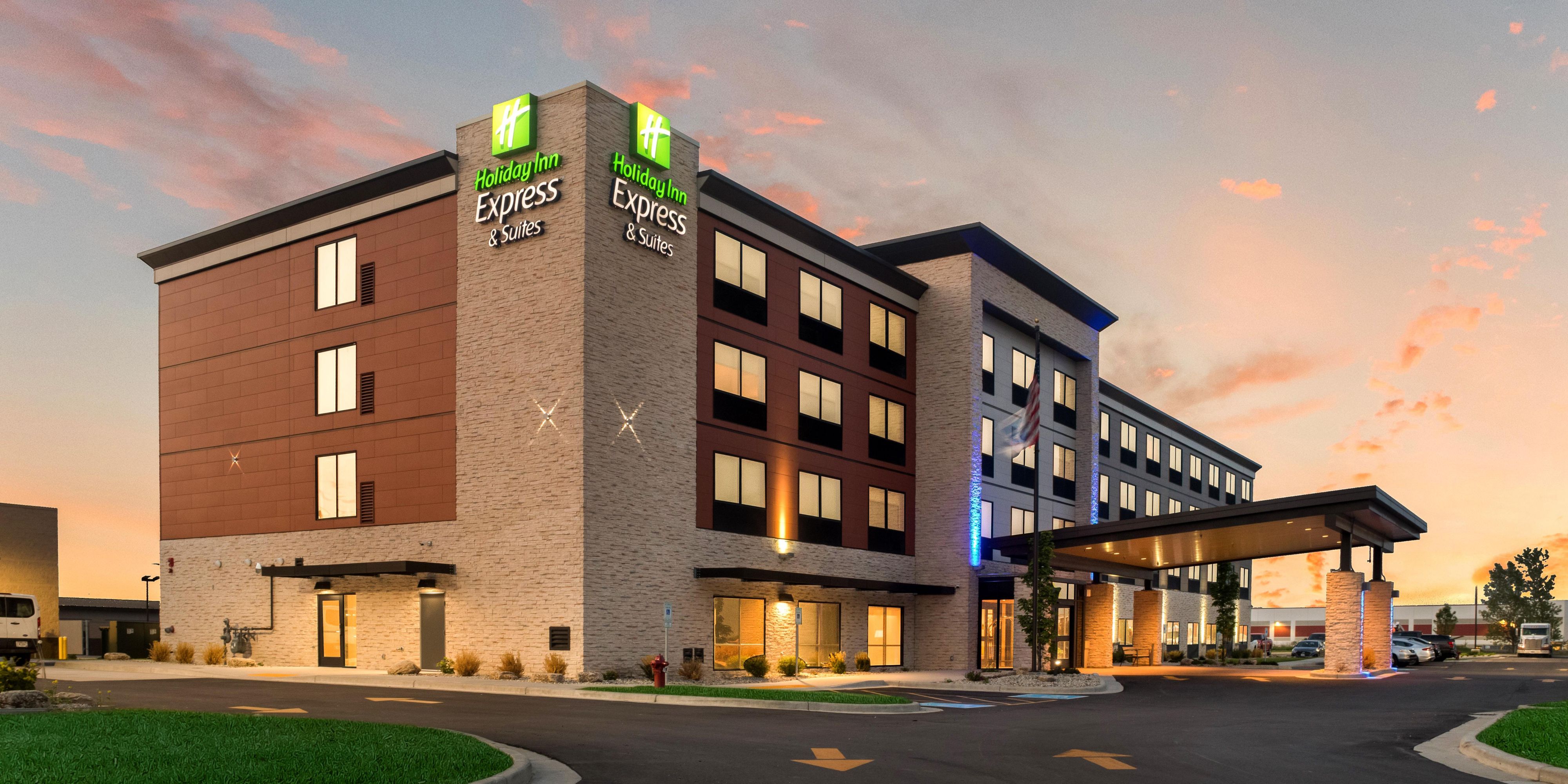Holiday Inn Express & Suites Racine