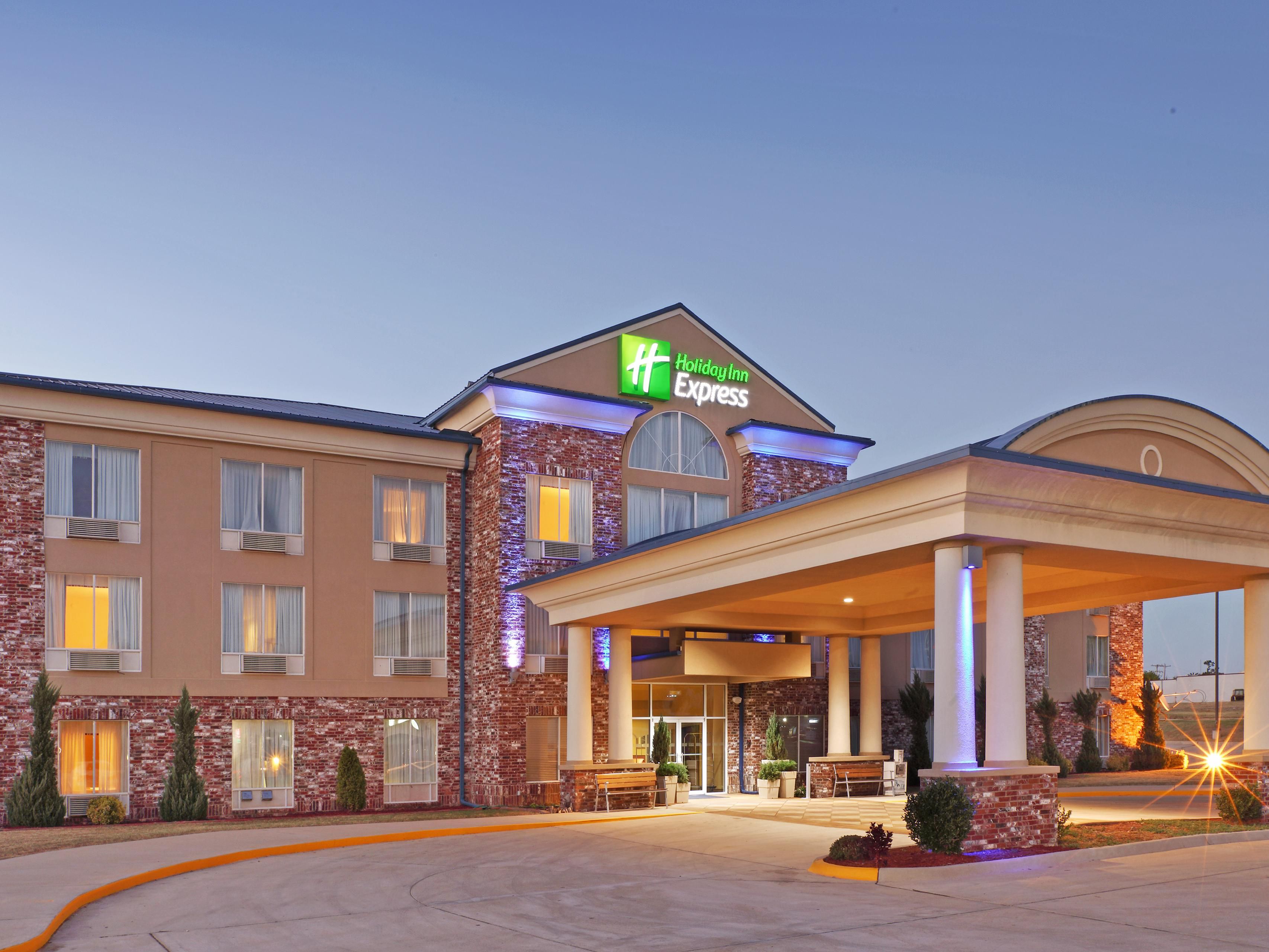 Holiday Inn Express And Suites Mountain Home 2532859808 4x3