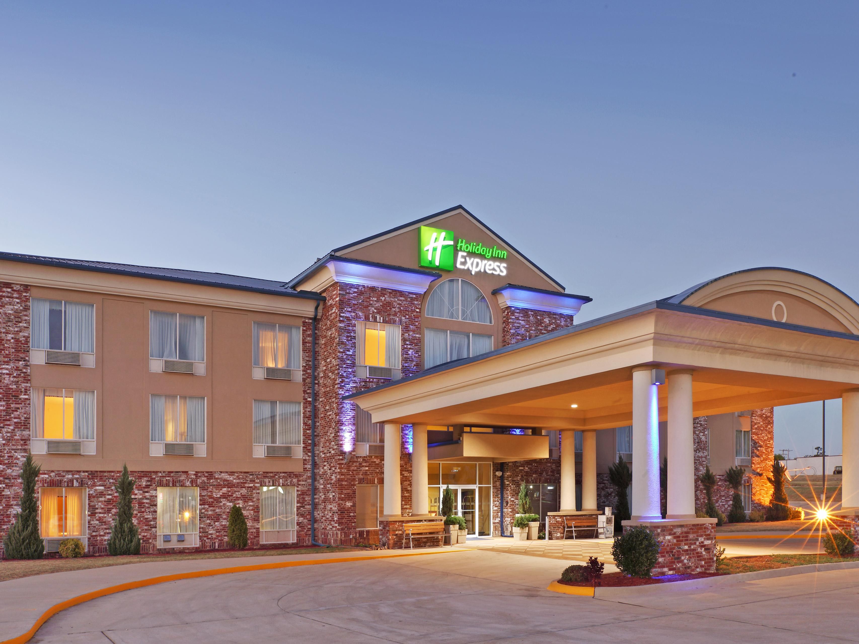 Holiday Inn Express & Suites Mountain Home Hotel by IHG