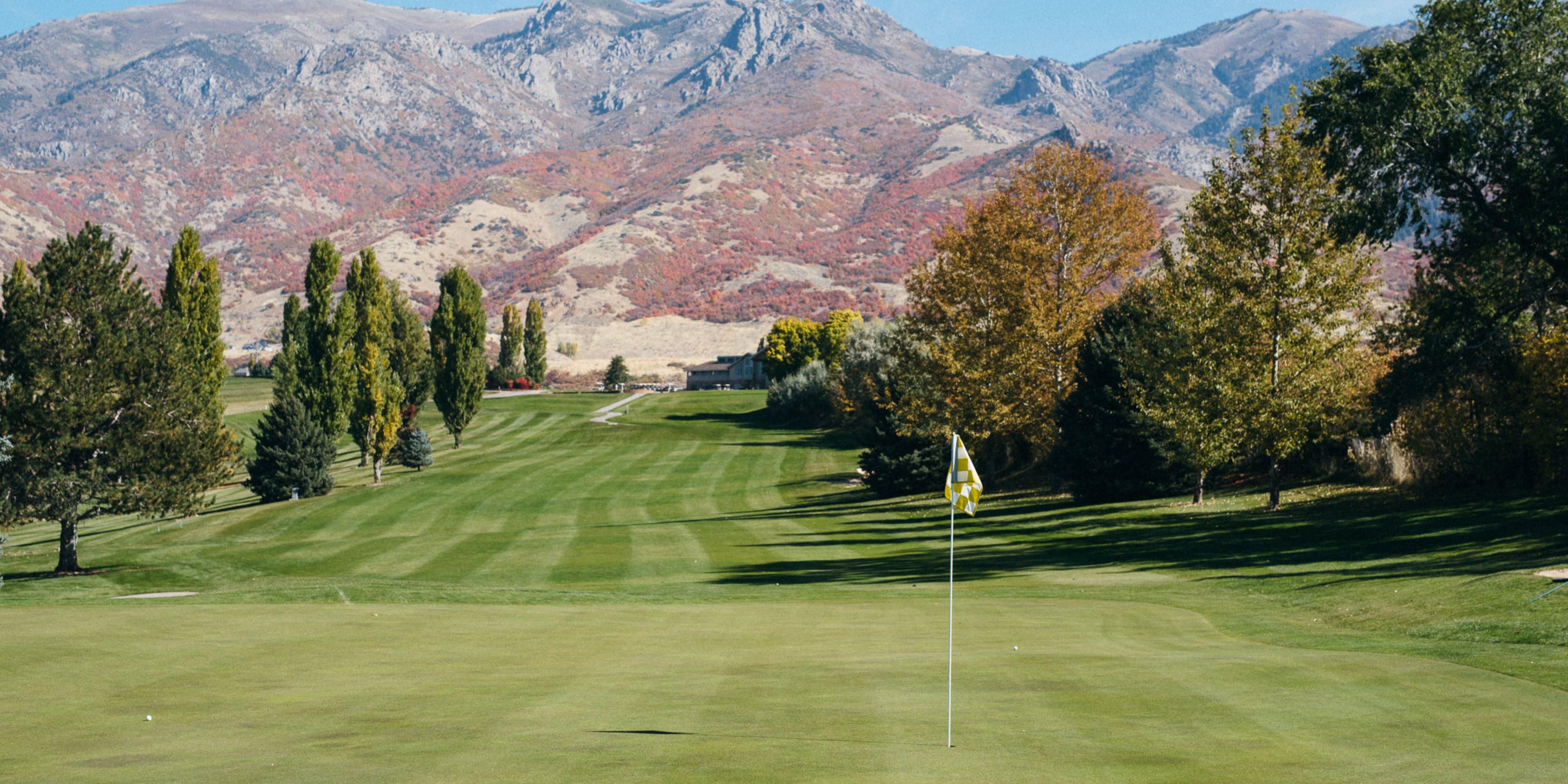 Our hotel is near many beautiful golf courses.  Play Mick Riley, Murray Parkway, Fore Lakes, Meadowbrook, Cottonwood, Glendale, Mountain View or River Oaks Golf course while you visit us in Murray. 