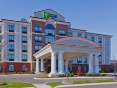 Holiday Inn Express & Suites Nashville-Opryland in Nashville, Tennessee