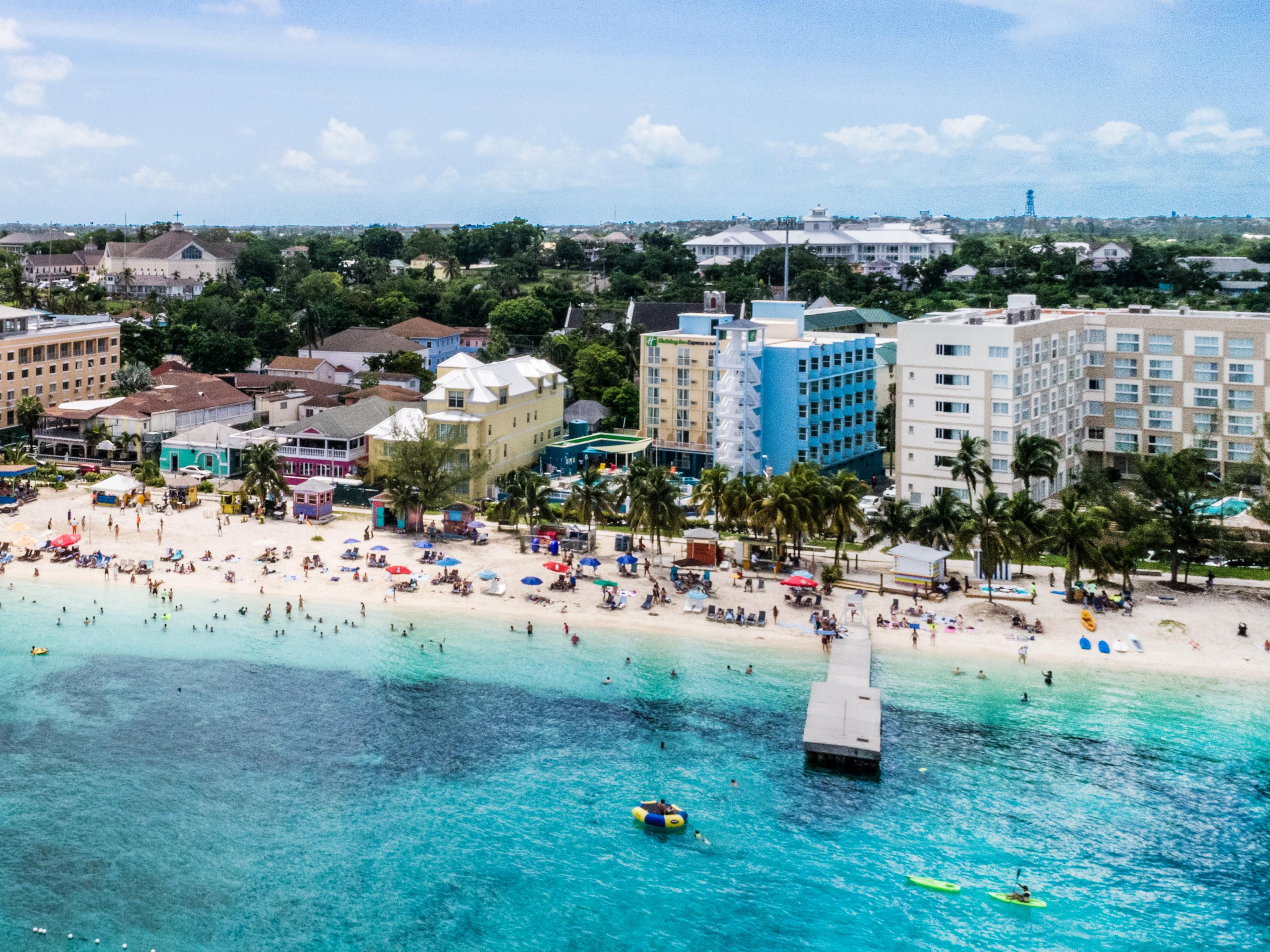 2.5 miles to the Premier Basketball Championships on Paradise Island.  Spectators welcome for Battle for the Atlantis and Baha Mar Hoops Championships.
All rooms include free wifi and Breakfast.