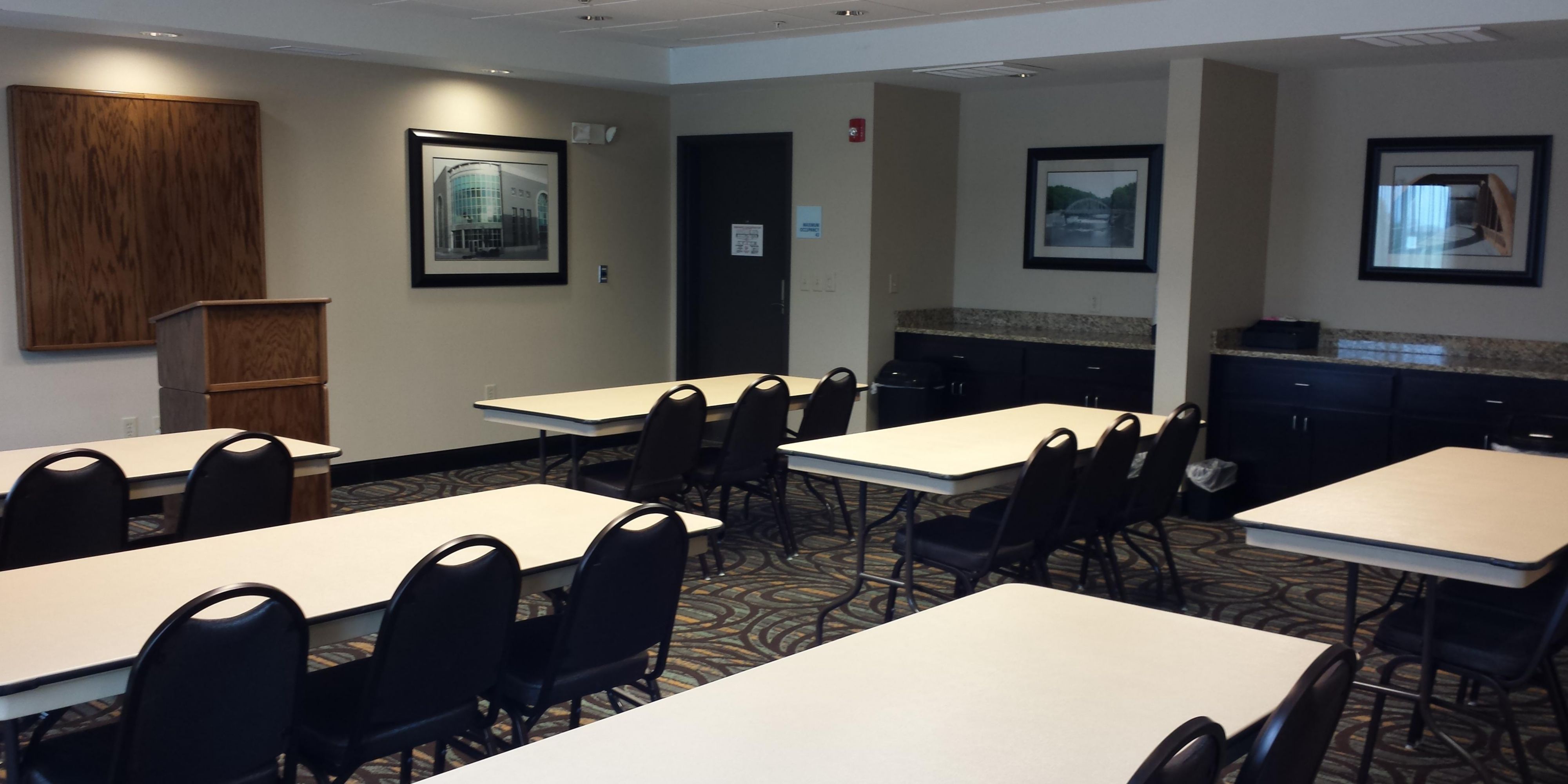 Host a formal business meeting or a unique special occasion in our versatile meeting space. Our hotel offers 580 sq. ft. of space, catering options, and event planning experts. Contact our Sales Office for your next event.