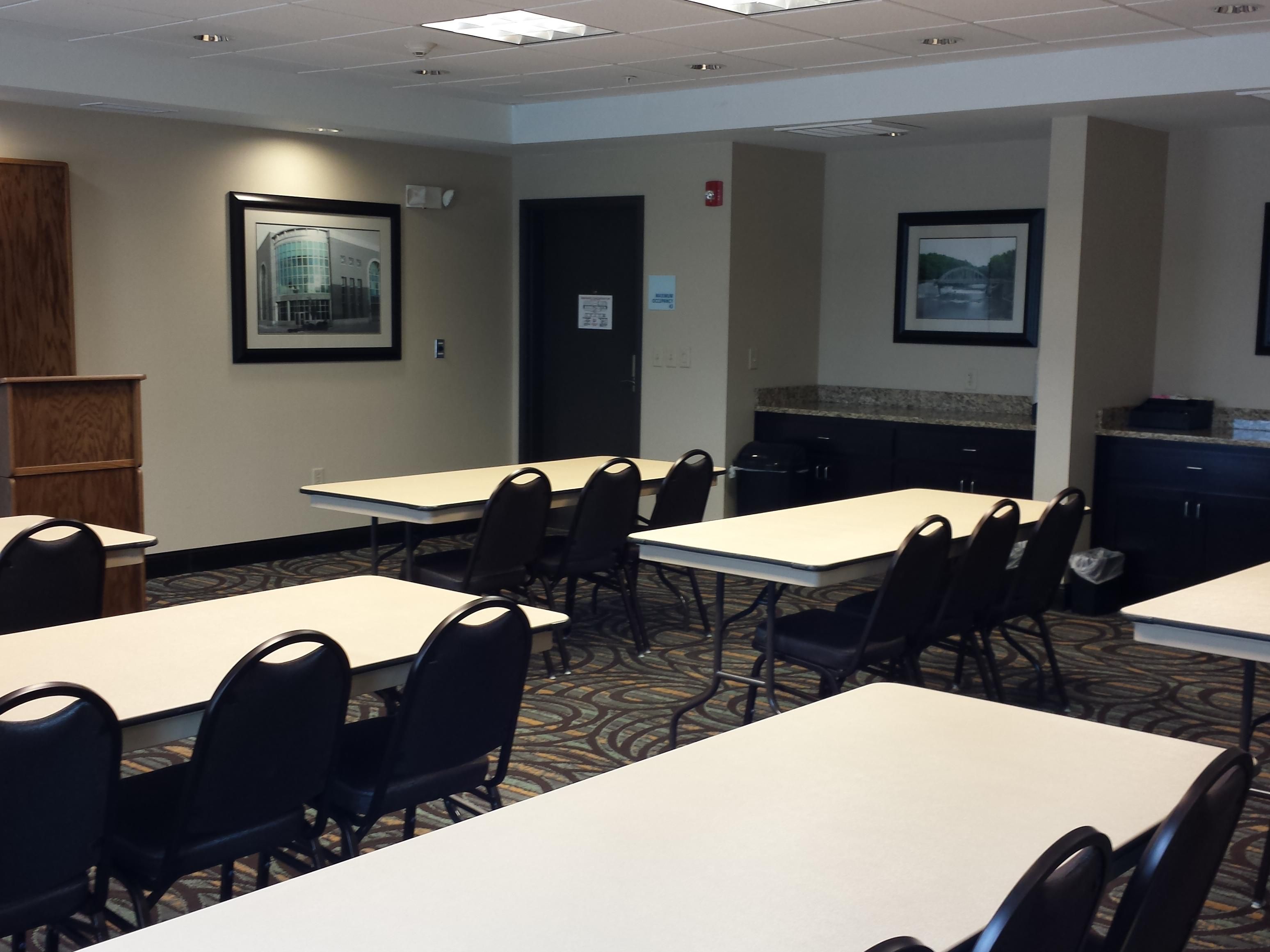 Host a formal business meeting or a unique special occasion in our versatile meeting space. Our hotel offers 580 sq. ft. of space, catering options, and event planning experts. Contact our Sales Office for your next event.