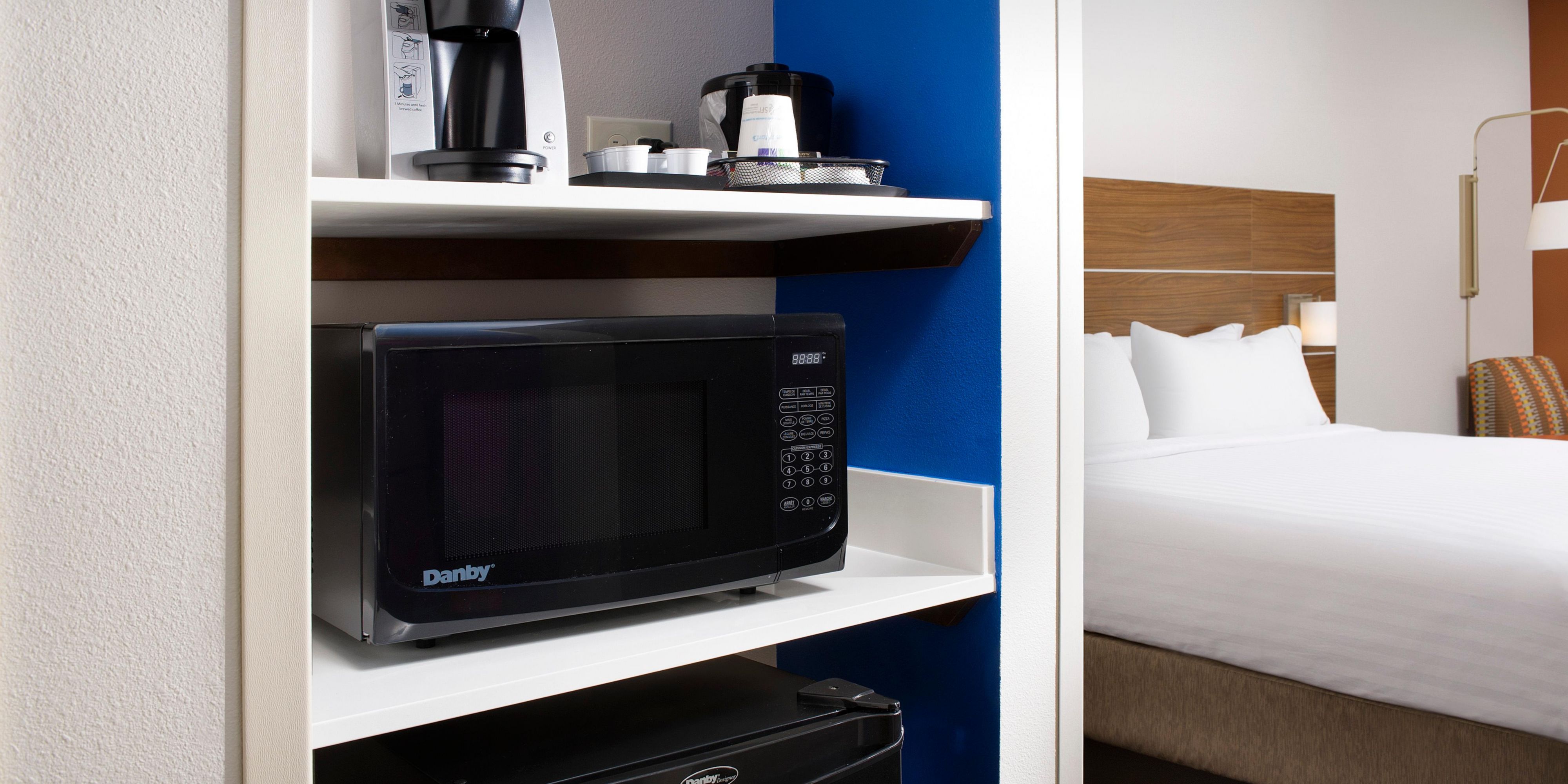 Our spacious suites are ideal for families or an extended stay. Each suite features a separate setting area with a pull out sofa, full workstation so that you can stay productive on the road, Keurig coffee maker, microwave, mini-fridge, and HDTV. All of our guest rooms have complimentary Wi-Fi and our full hot breakfast buffet each morning. 