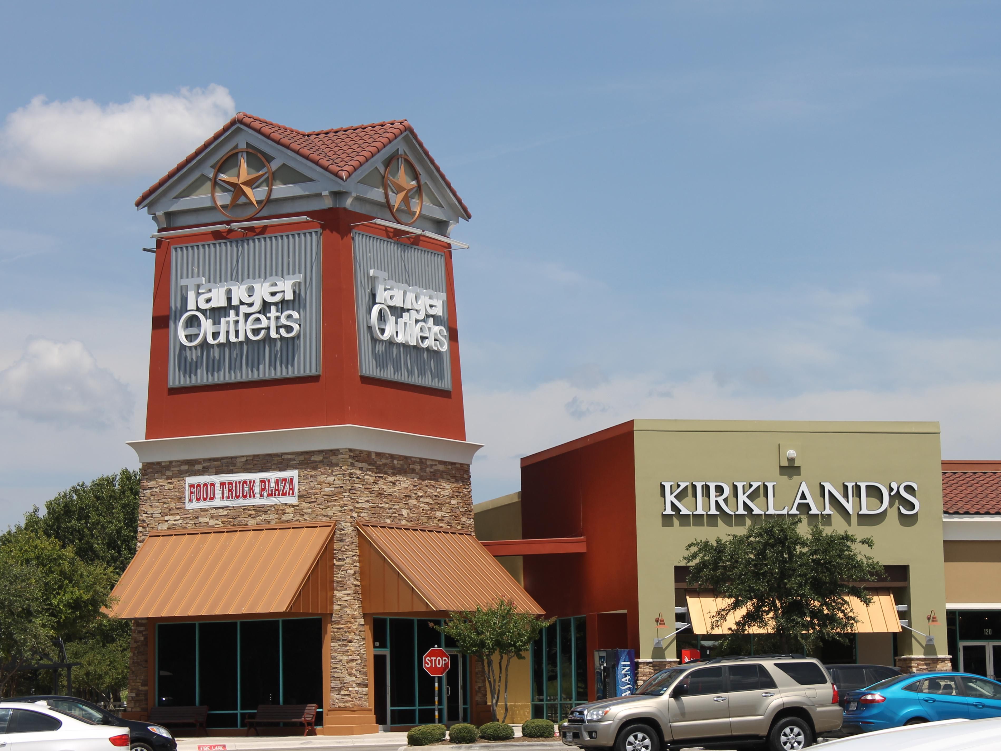 Tanger Outlet Mall in San Marcos