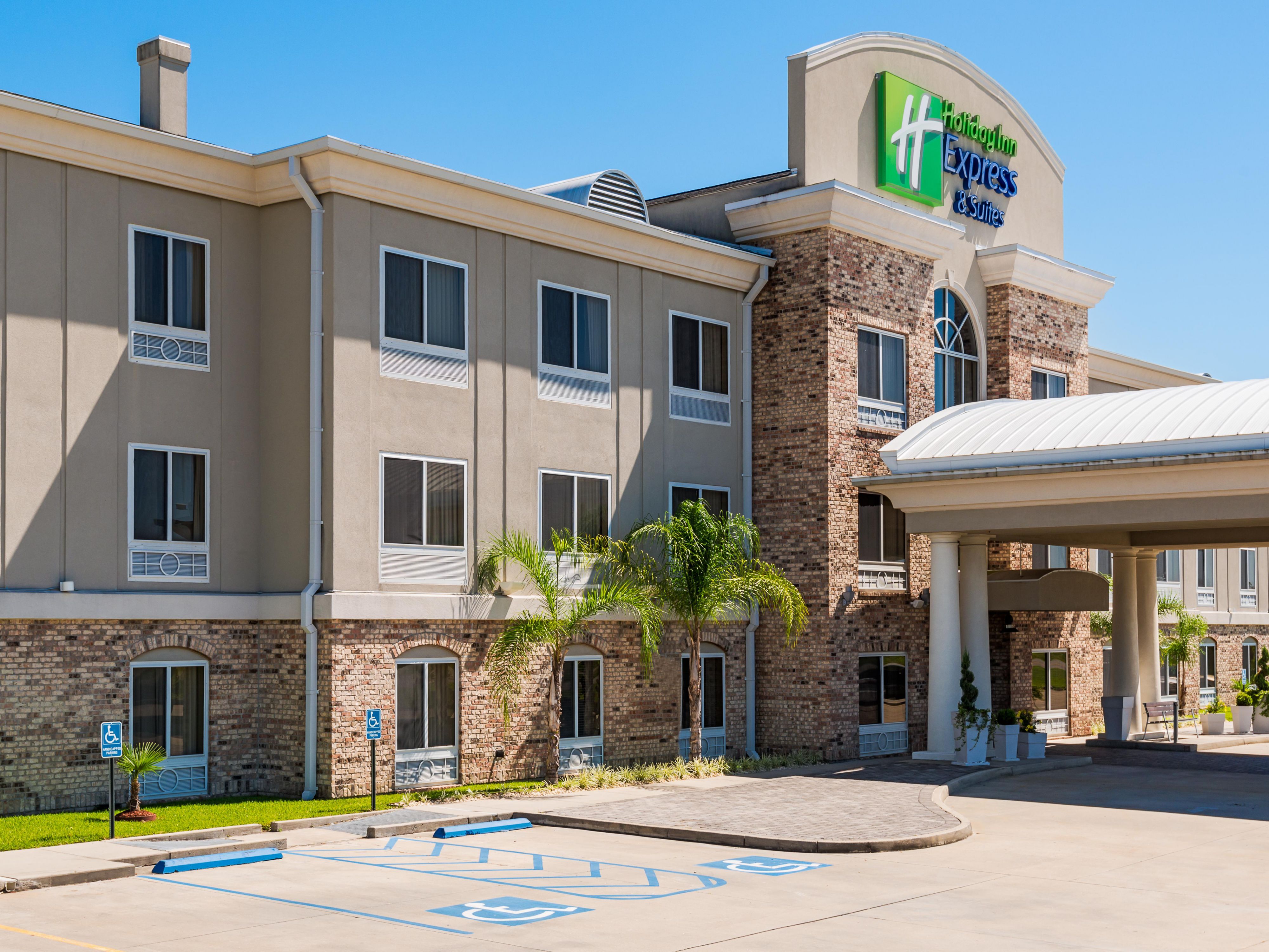 Hotels in New Iberia | Holiday Inn Express &amp; Suites New Iberia-Avery Island