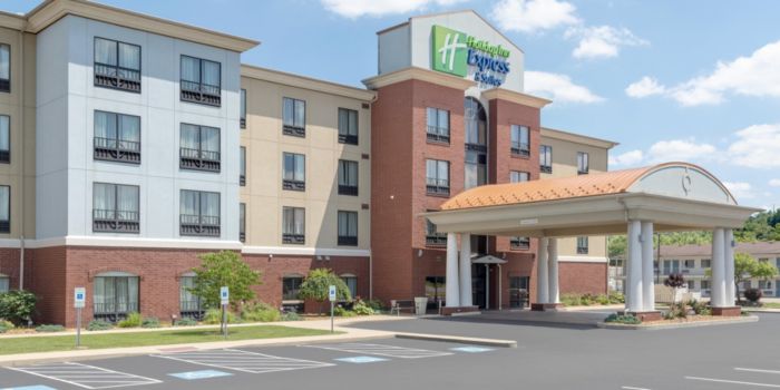 Holiday Inn Express & Suites New Philadelphia