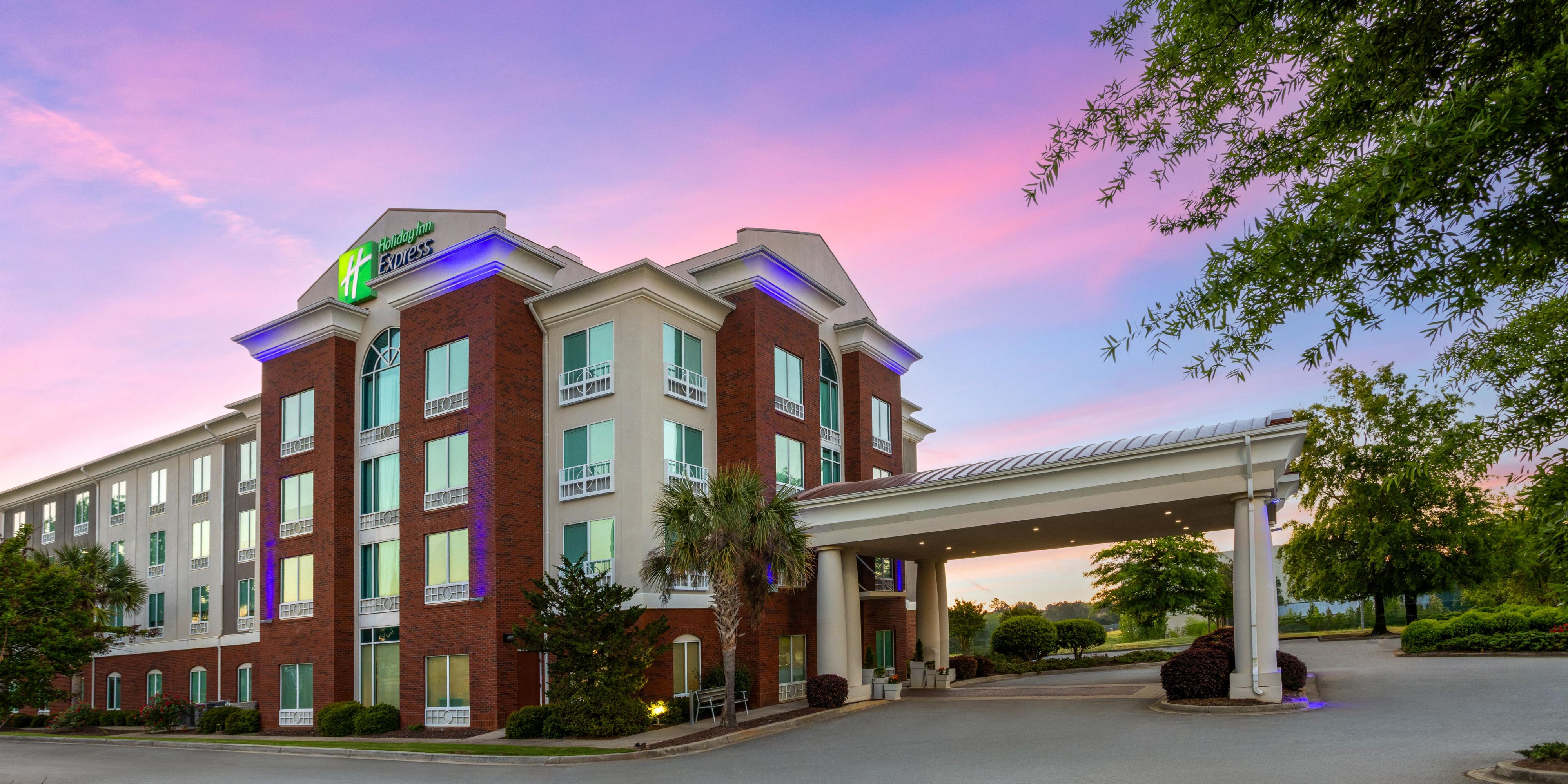 Holiday Inn Express & Suites 紐貝里